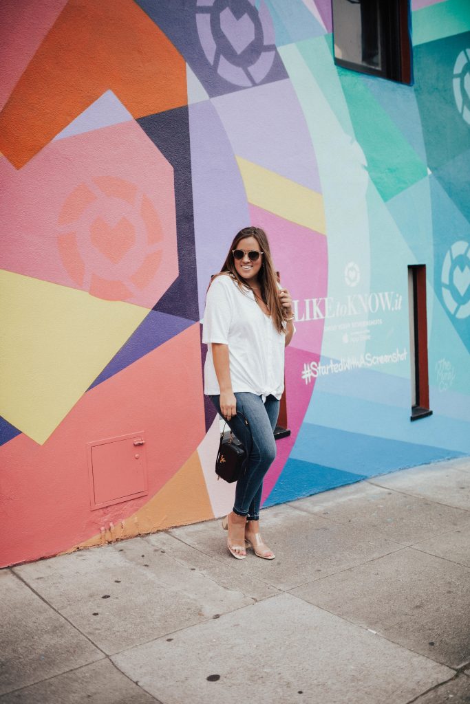 Ashley Zeal from Two Peas in a Prada shares how to use the LIKEtoKNOW.it app and reveals the new He(art) wall located in San Francisco. 