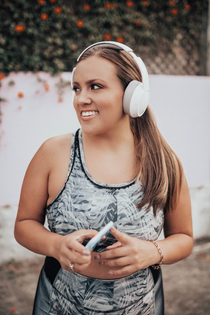 Ashley Zeal from Two Peas in a Prada shares her favorite wireless headphones from Sound Aura, and her half marathon playlist. 