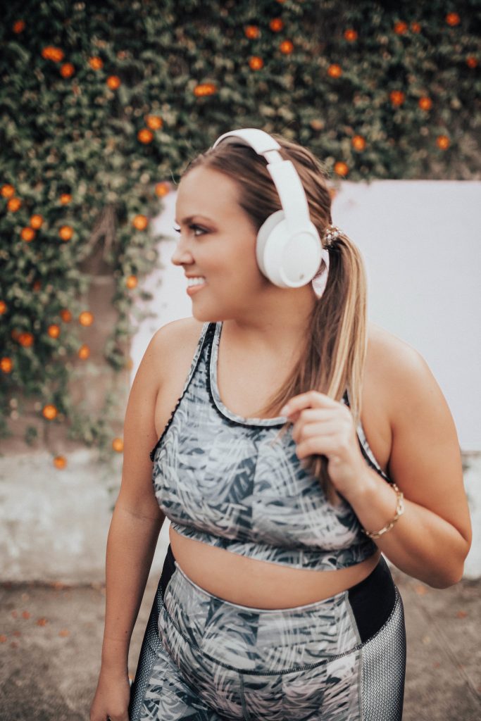 Ashley Zeal from Two Peas in a Prada shares her favorite wireless headphones from Sound Aura, and her half marathon playlist. 