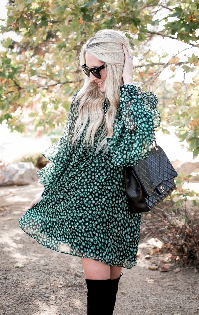 Emily Farren Wieczorek of Two Peas in a Prada talks about traveling with two children, this amazing flutter sleeve dress from Anthropologie, and her upcoming trip to New York to see Dear Evan Hansen. 