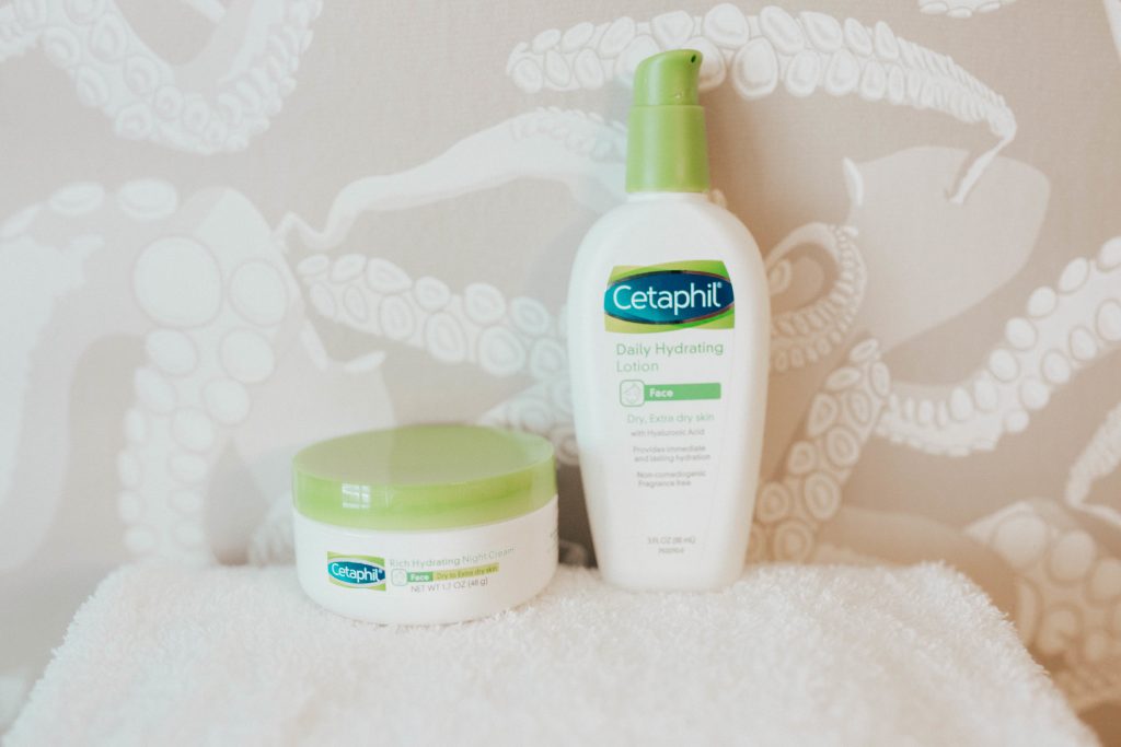 Ashley Zeal from Two Peas in a Prada has teamed up with Cetaphil to talk all about changing up your routine for cold weather skincare. 