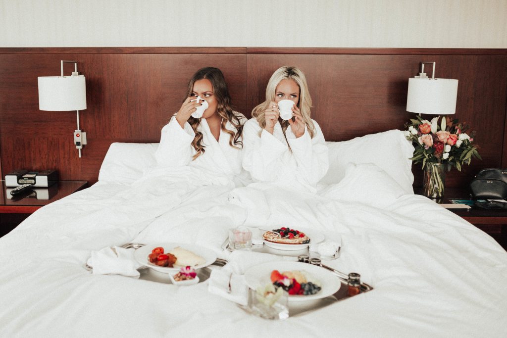 Emily Farren Wieczorek and Ashley Zeal of Two Peas in a Prada talk about their working weekend and their amazing stay at the Intercontinental San Francisco.