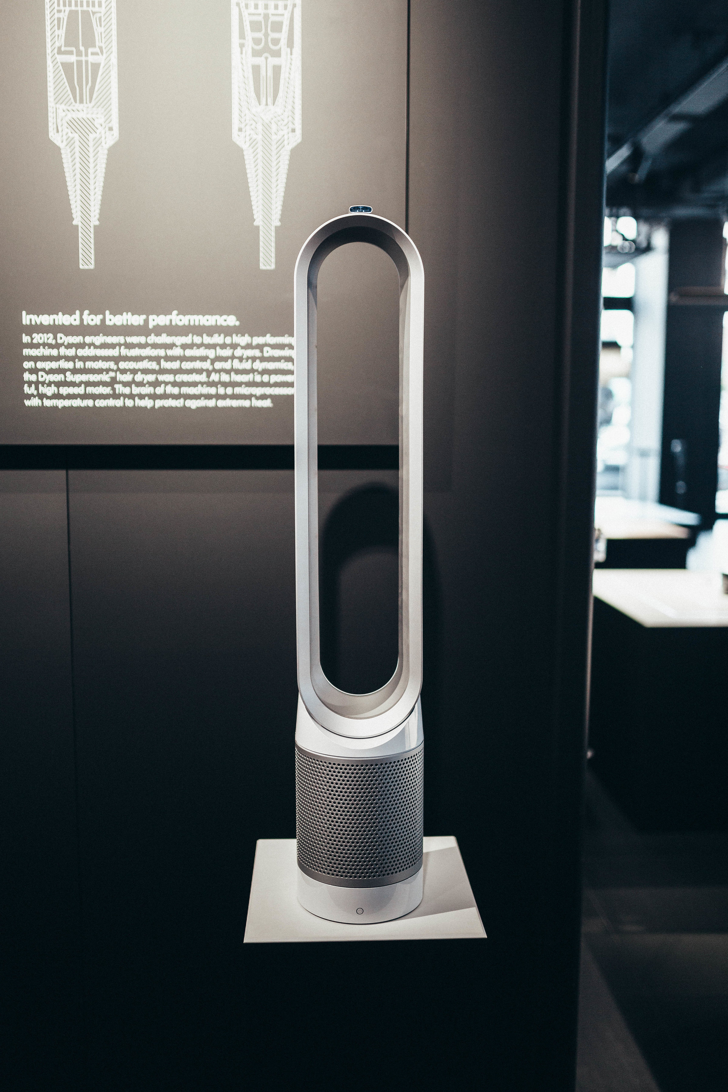 Ashley Zeal from Two Peas in a Prada shares her love for Dyson technology including the supersonic hair dryer and the air purifier. Plus an event in SF!