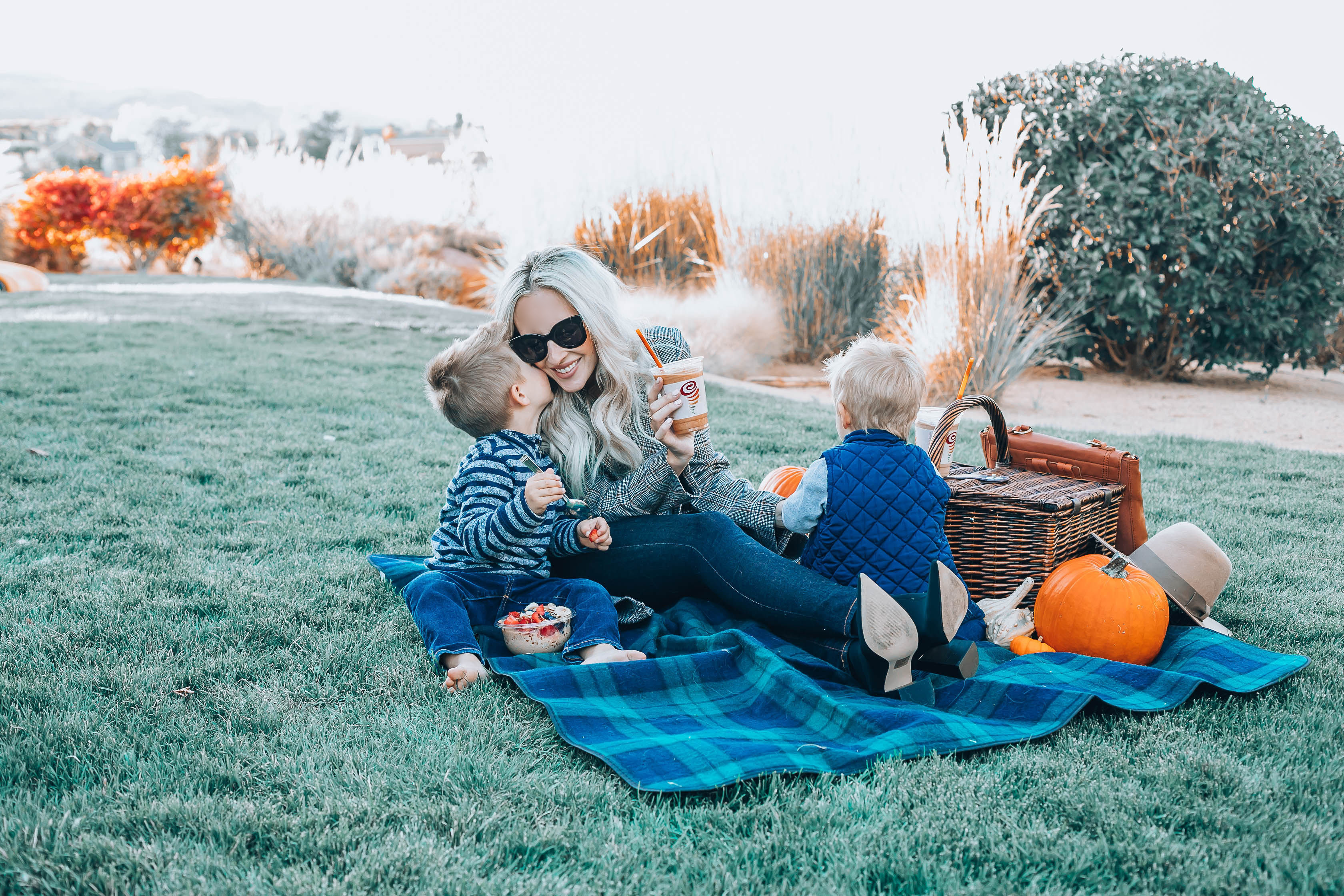 Emily Farren Wieczorek of Two Peas in a Prada talks about her love for Jamba Juice, how it fuels her family on the go, and all their new fall flavors!