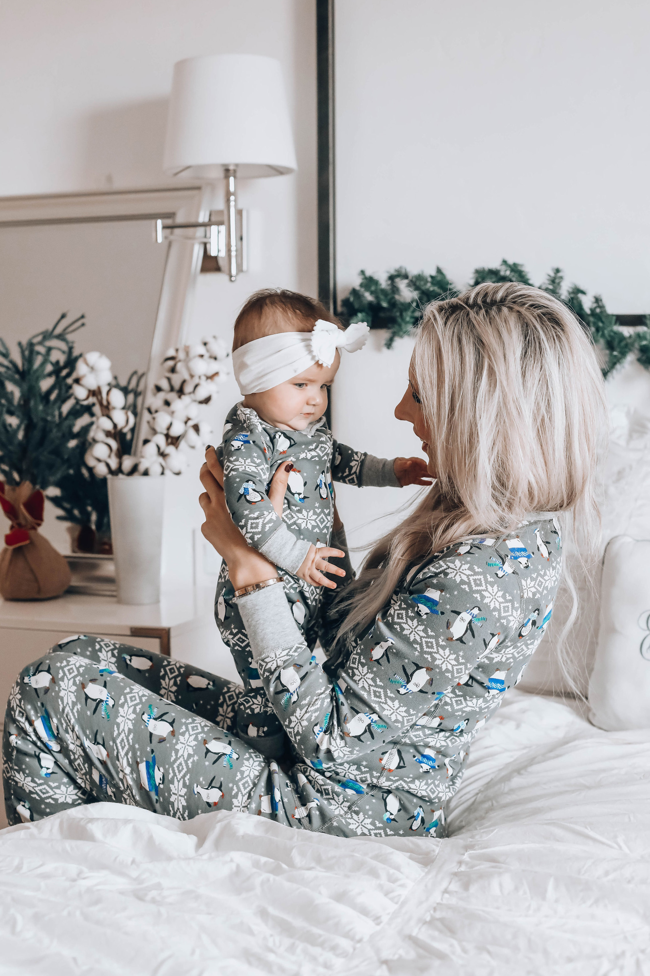 Reno Nevada Blogger, Emily Farren Wieczorek of Two Peas in a Prada, shares her favorite matching Christmas Pajamas from Hanna Andersson! 