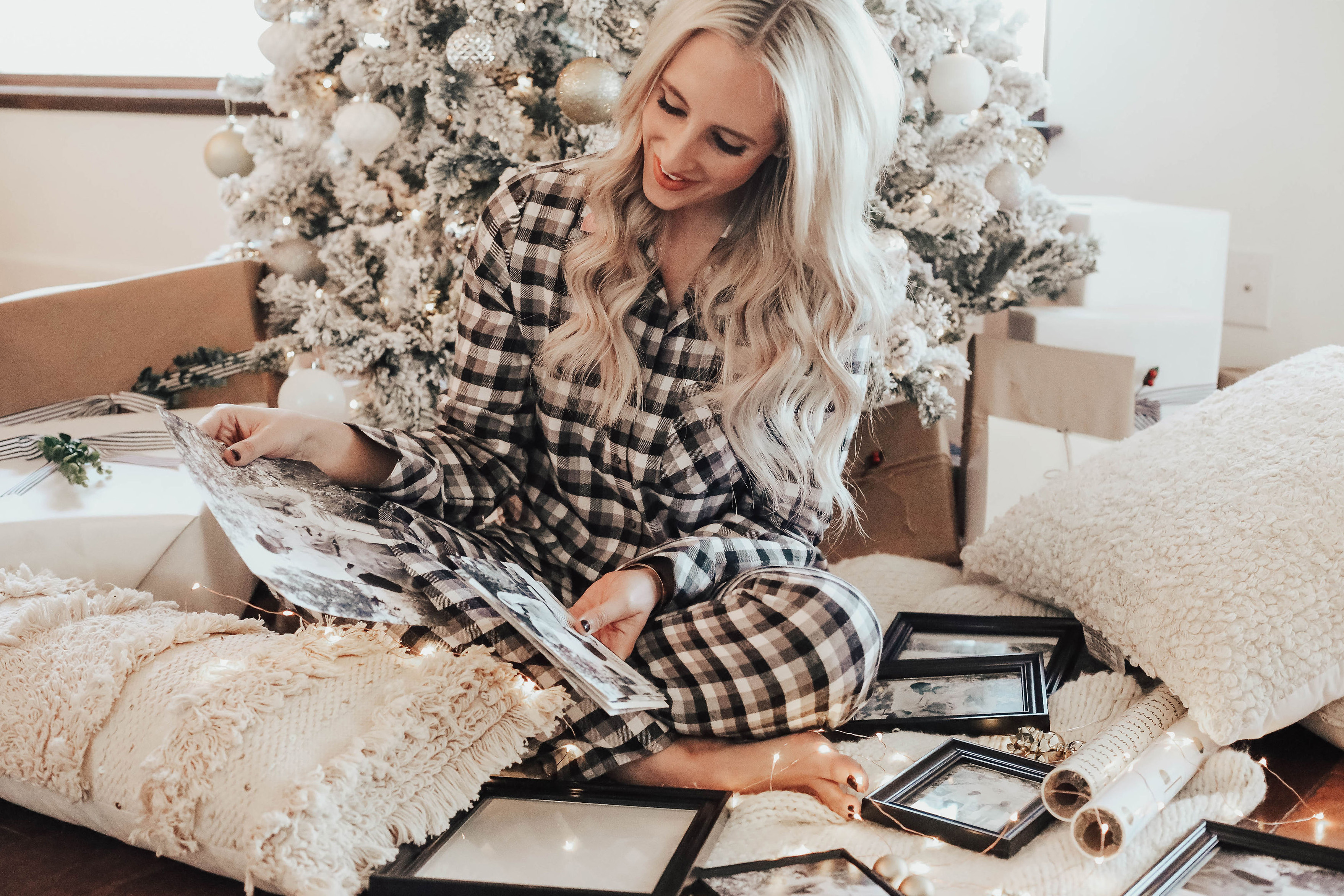 Reno Nevada blogger, Emily Farren Wieczorek shares how she makes personal holiday photo gifts for under $10 each with the help of Walmart.