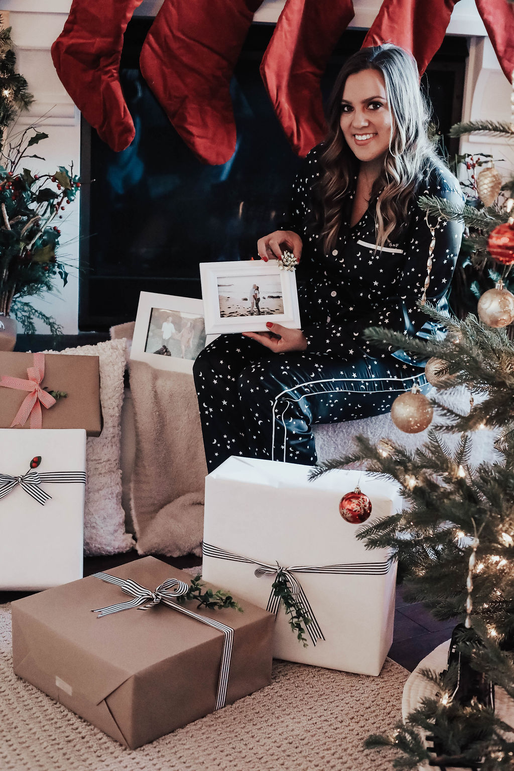 San Francisco blogger Ashley Zeal from Two Peas in a Prada shares how she is making Christmas memories with Walmart and the best photo gifts to give this holiday season. 