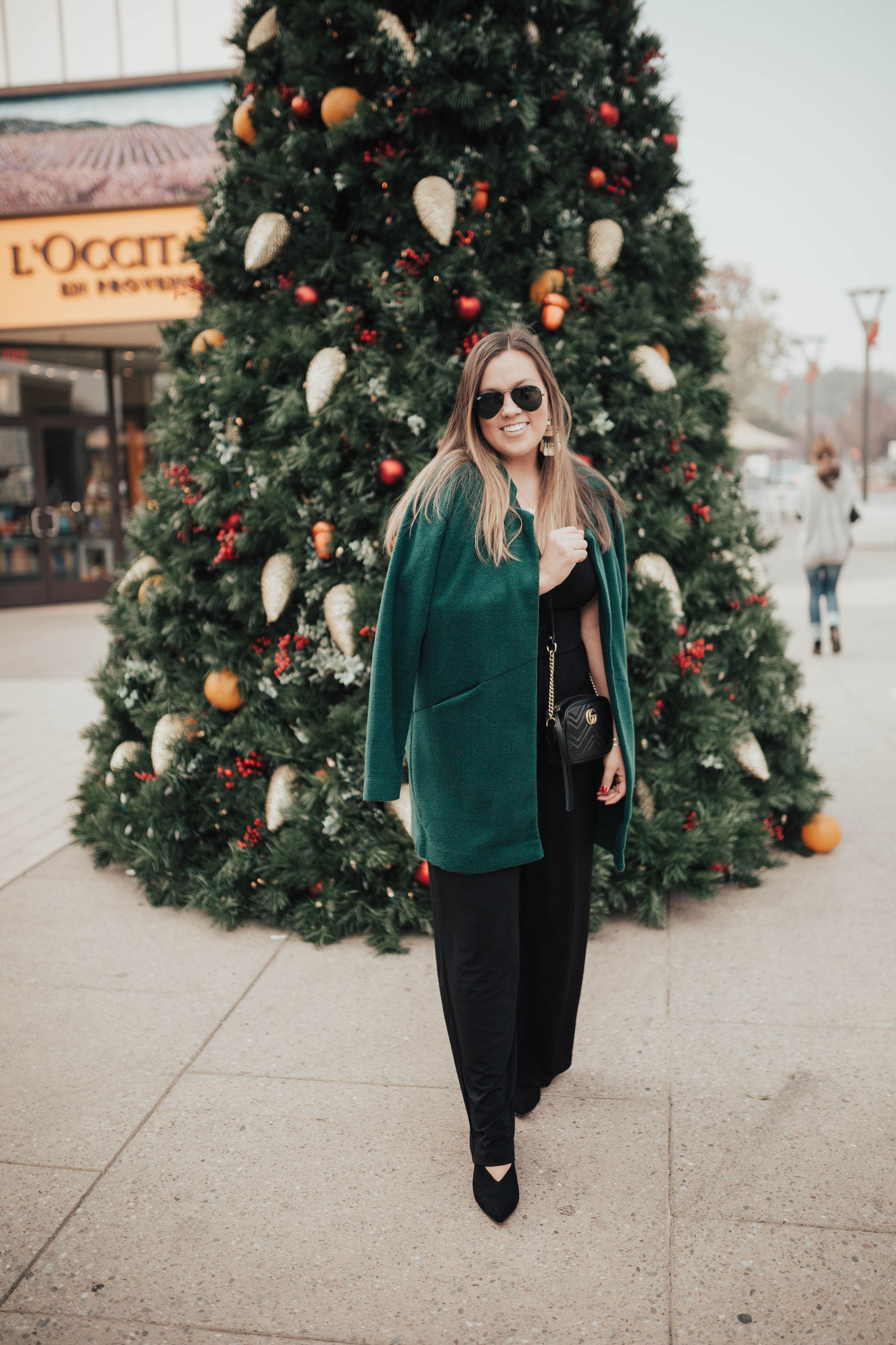 San Francisco blogger Ashley Zeal from Two Peas in a Prada shares her favorite holiday styles from Express. It's time to shine! 