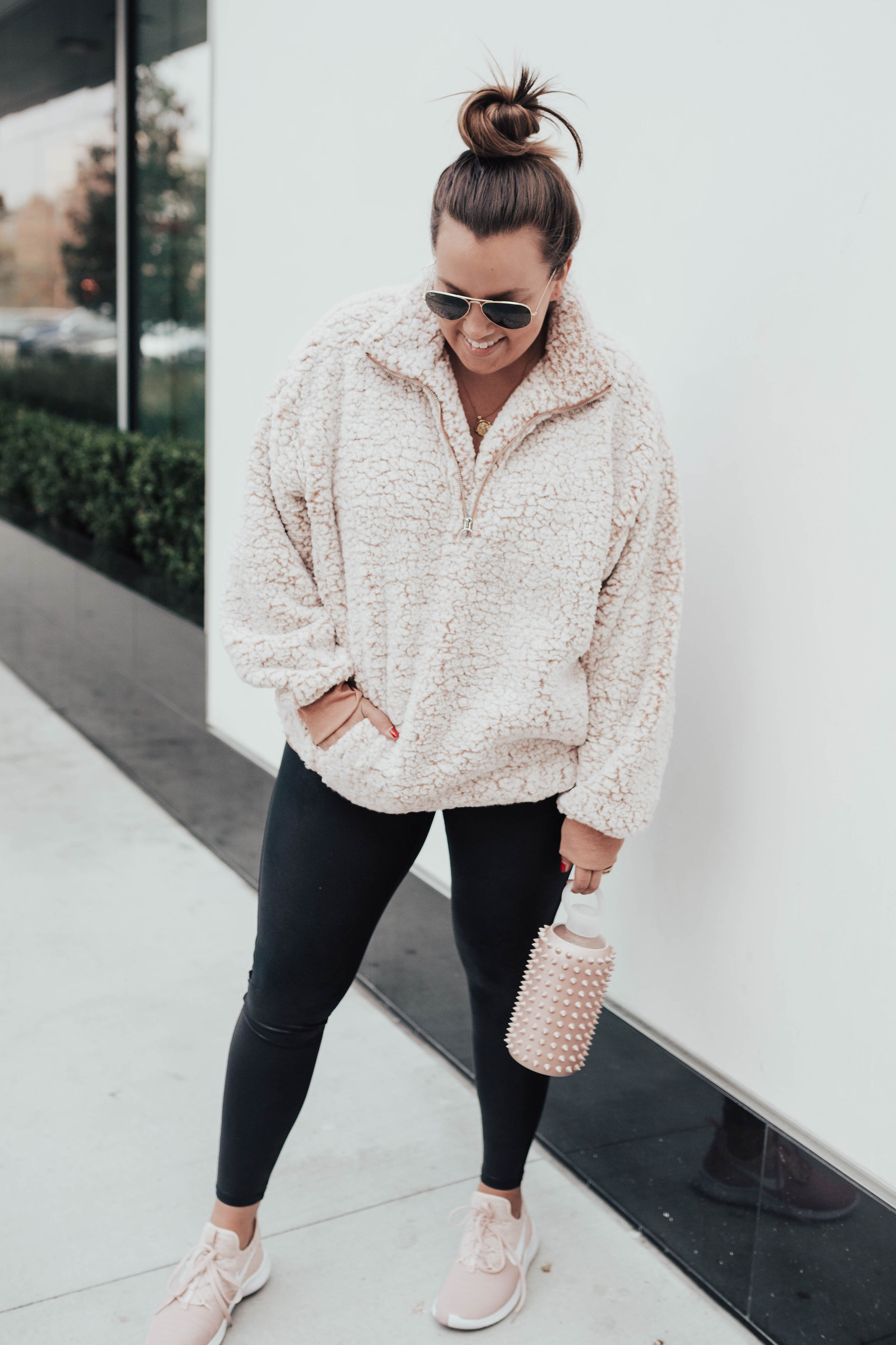 San Francisco blogger, Ashley Zeal, from Two Peas in a Prada shares her Fitness Gift Guide. Featuring all of the best items to buy that fitness lover in your life. 