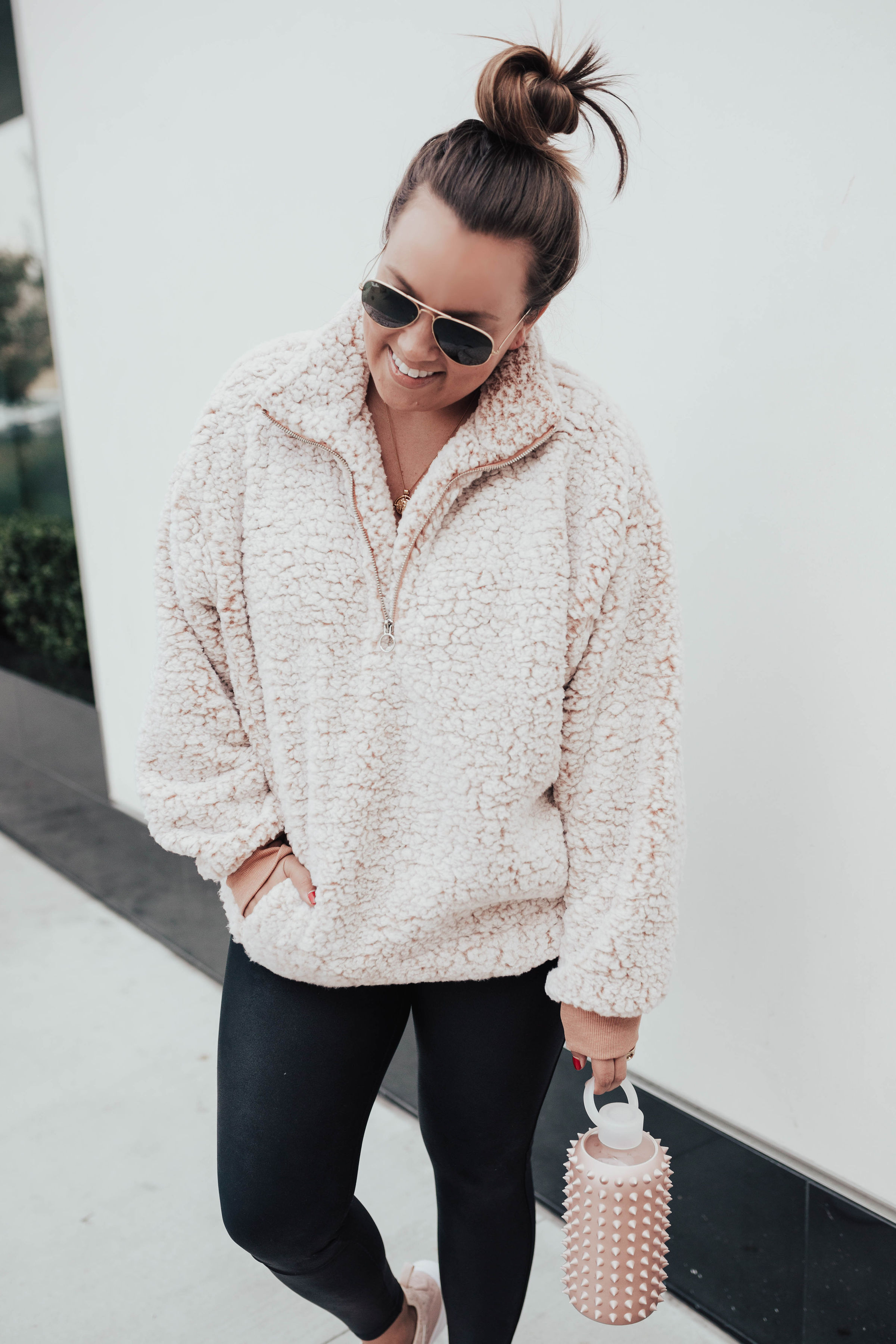 San Francisco blogger, Ashley Zeal, from Two Peas in a Prada shares her Fitness Gift Guide. Featuring all of the best items to buy that fitness lover in your life. 