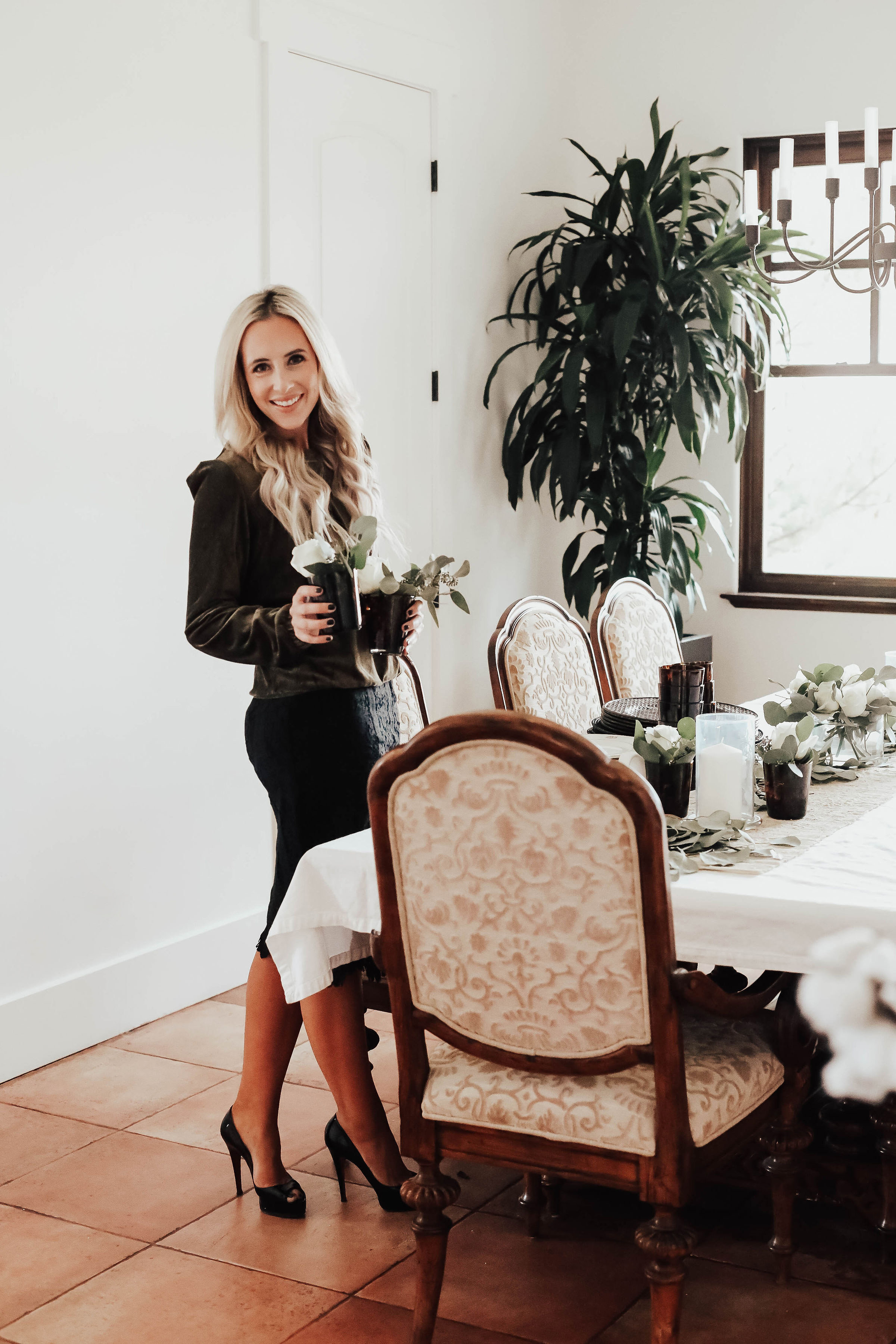 Reno Nevada blogger, Emily Farren Wieczorek and San Francisco Blogger, Ashley Zeal, show how they style two different holiday looks from Evereve. 