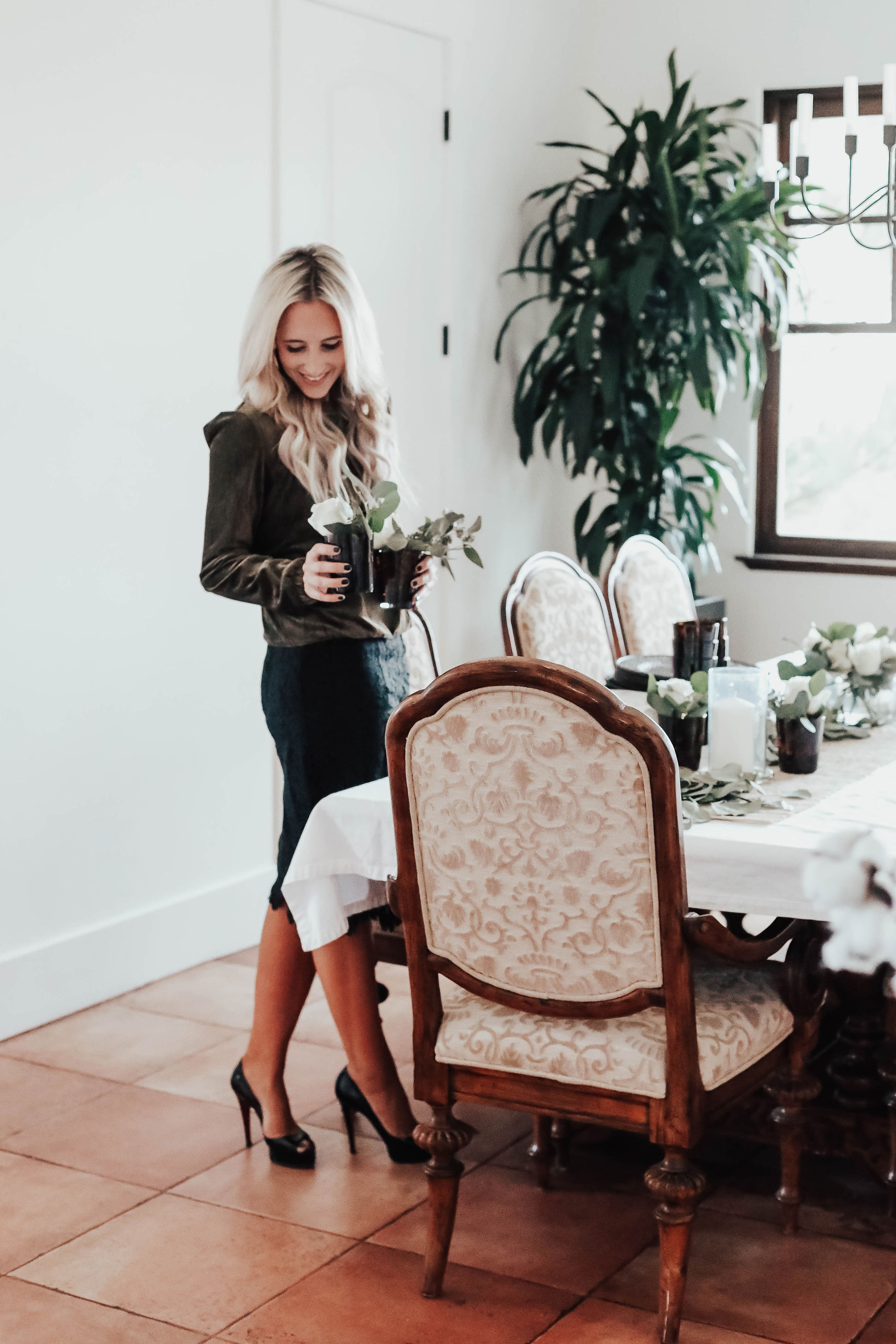 Reno Nevada blogger, Emily Farren Wieczorek and San Francisco Blogger, Ashley Zeal, show how they style two different holiday looks from Evereve. 