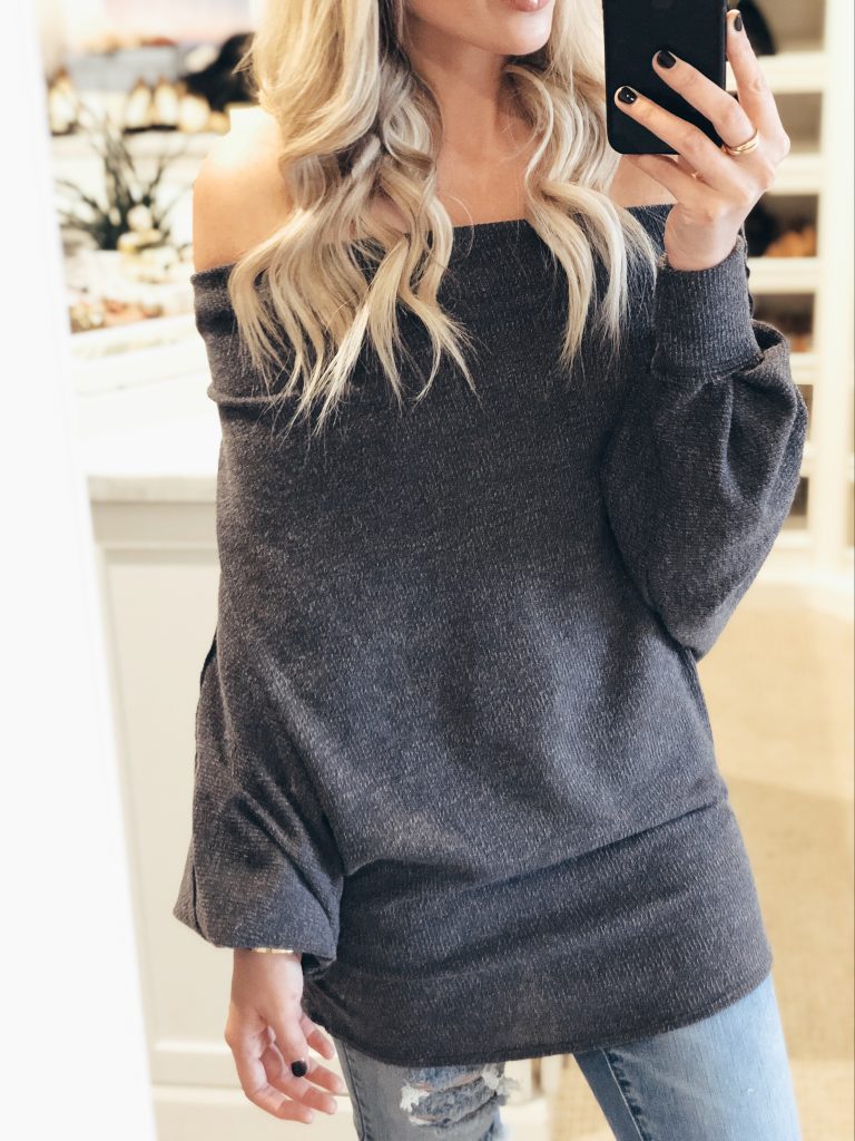 Reno, Nevada Blogger, Emily Farren Wieczorek shares her January VICI try on , full of amazing sweaters, joggers, and jeans.