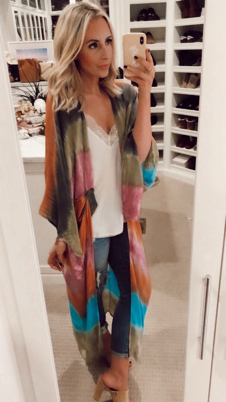Reno, Nevada Blogger, Emily Farren Wieczorek shares her favorite items from Vici in her February Vici Try On! 