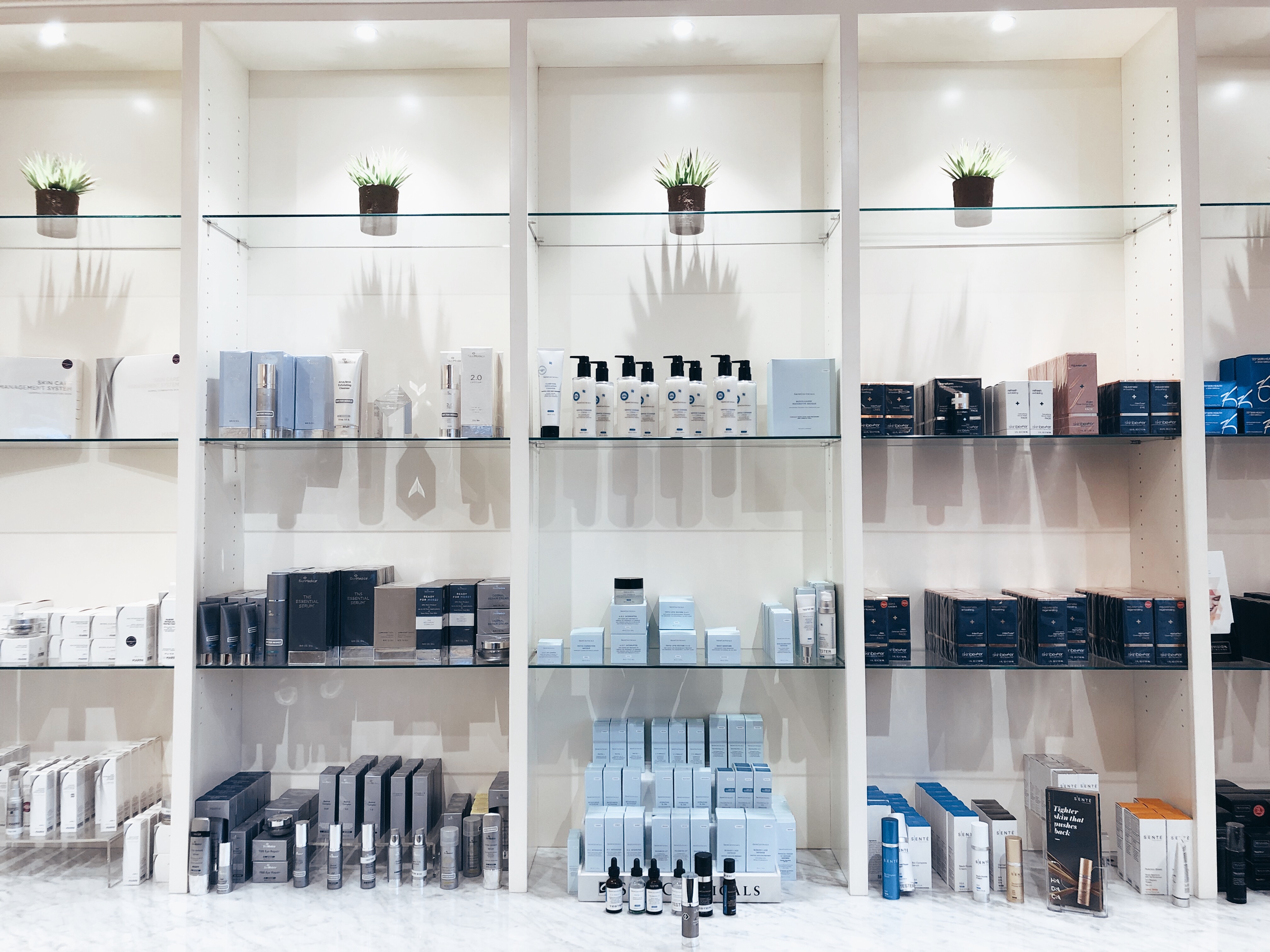 San Francisco blogger, Ashley Zeal, from Two Peas in a Prada shares her wedding skincare plan with SkinSpirit Palo Alto. We are also answering all of your skincare questions!