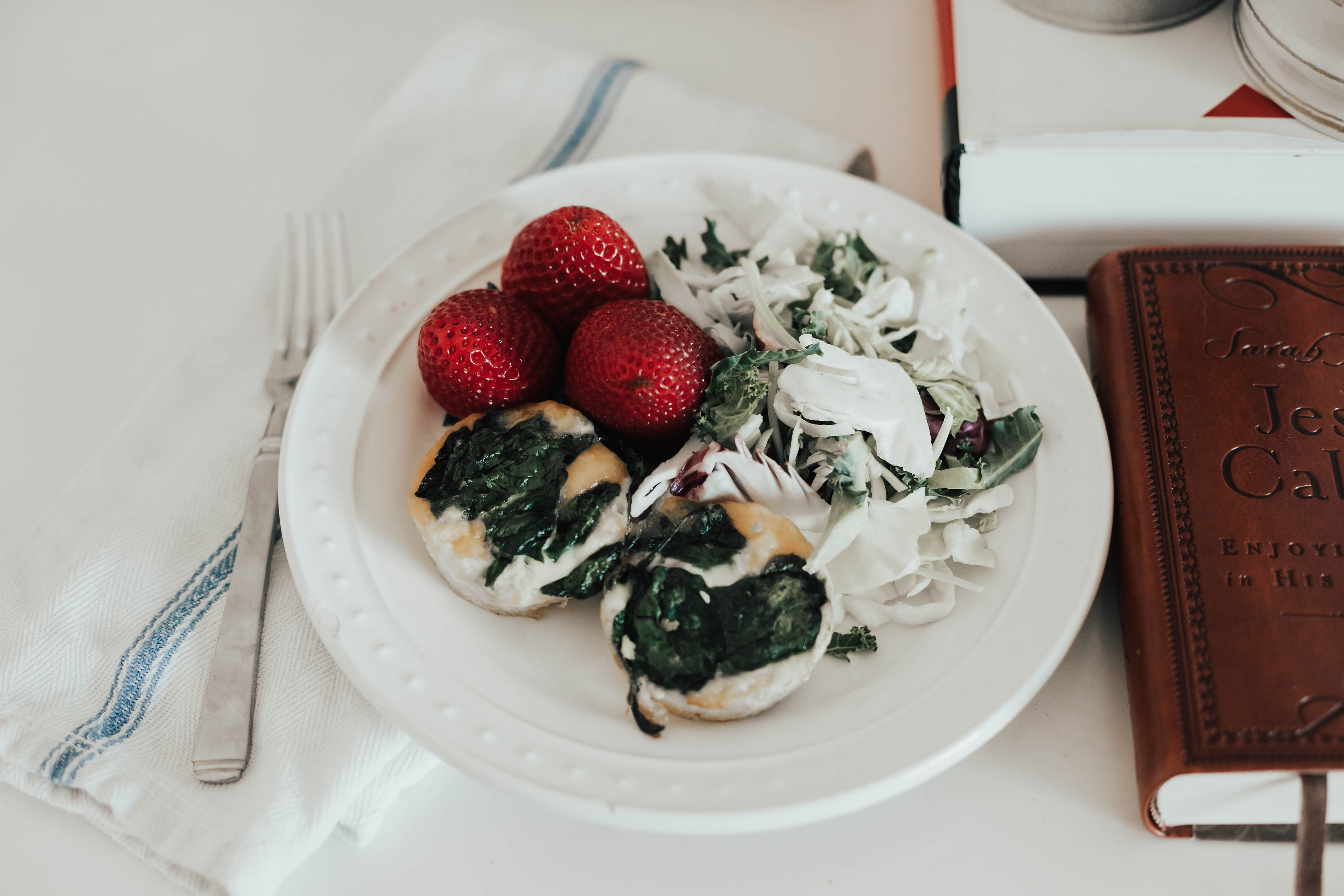 Reno, Nevada blogger, Emily Farren Wieczorek of Two Peas in a Prada , shares her recipe for healthy egg white bites 