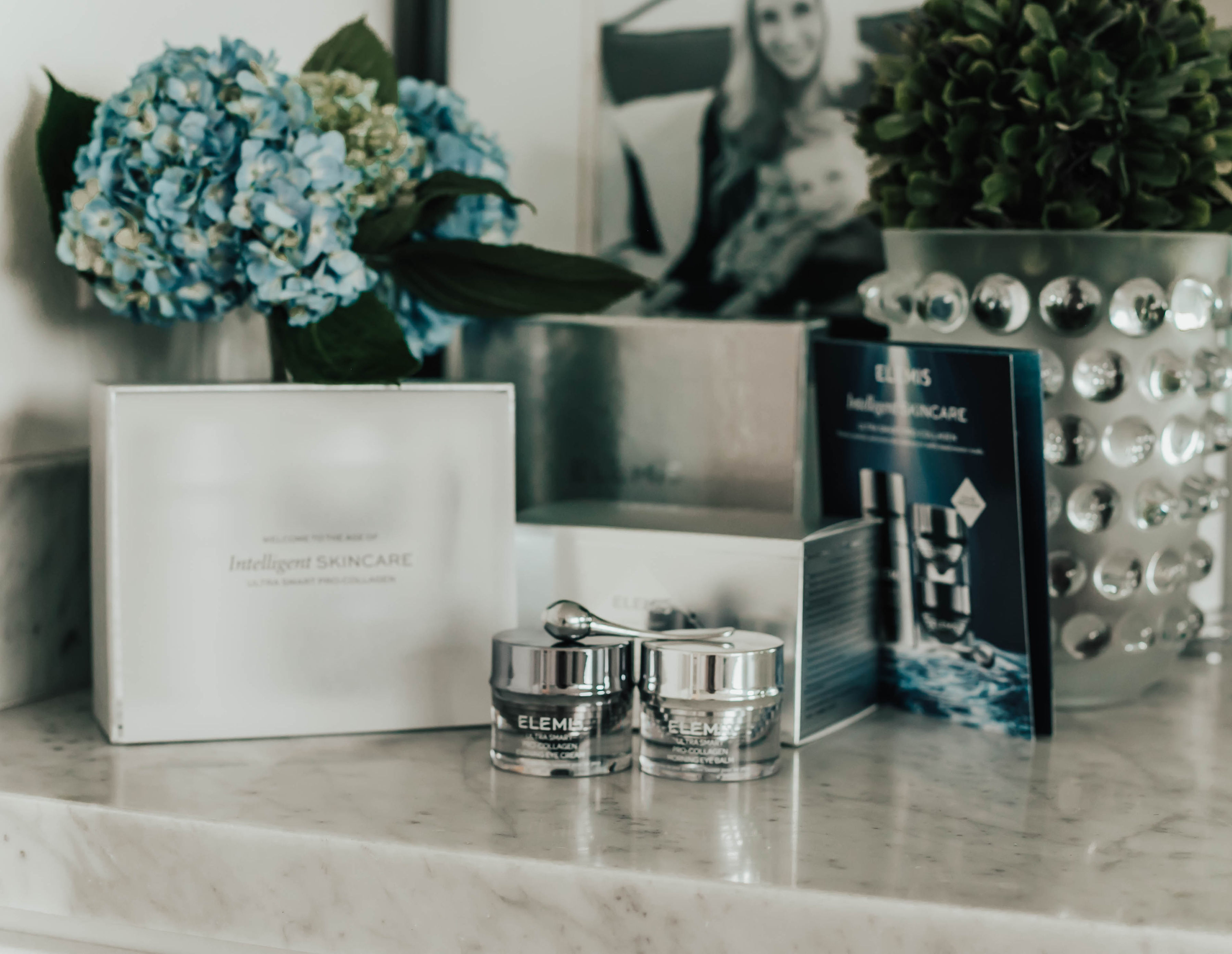 Two Peas in a Prada Bloggers, Emily Farren Wieczorek and Ashley Zeal of Two Peas in a Prada talk about the newest anti aging serum - The Elemis ULTRA SMART Pro-Collagen Complex 12 Serum
