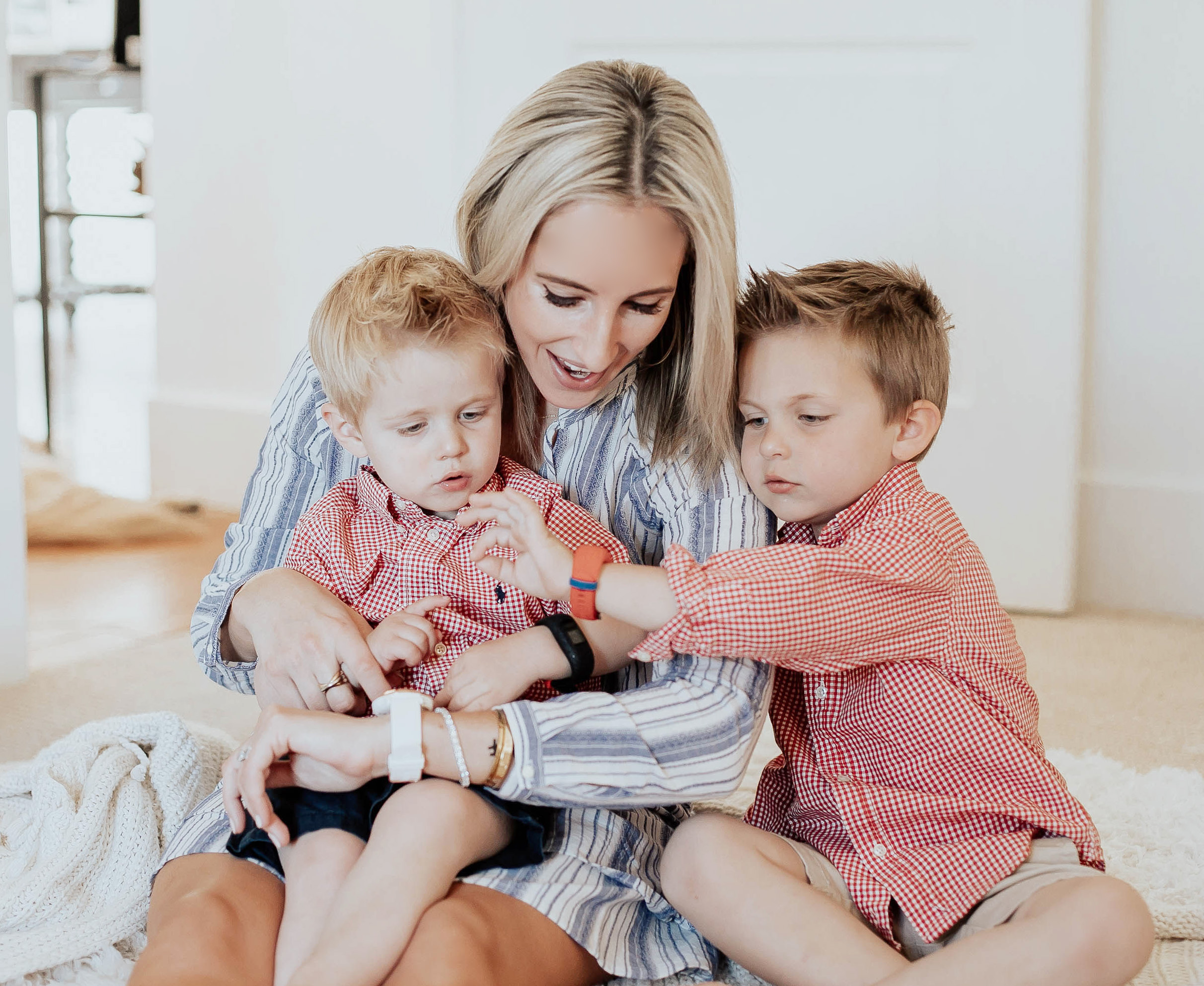 Reno, Nevada Blogger Emily Farren Wieczorek talks about her favorite gift for moms this Mother's Day - The Garmin VivimoveHR !