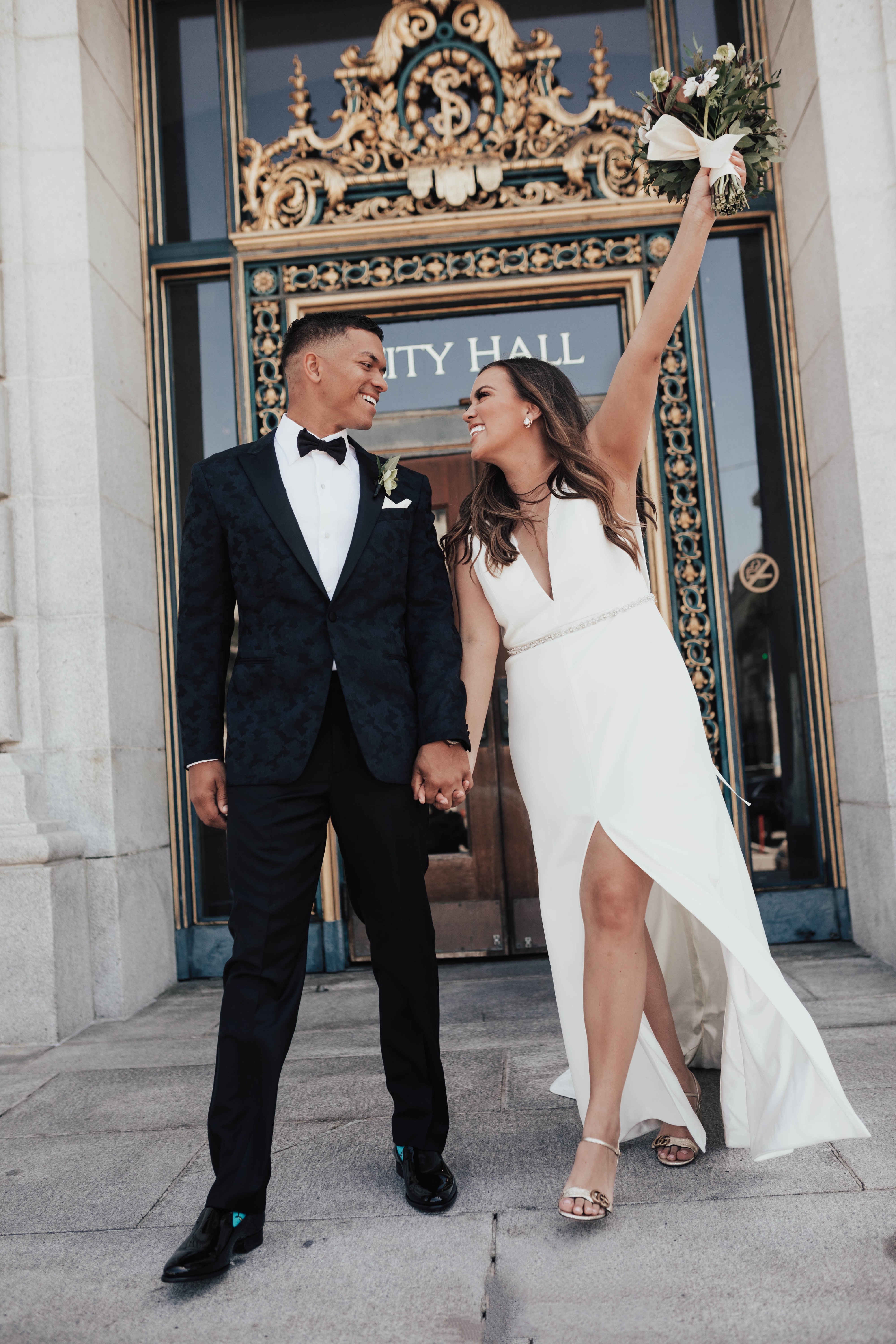 Introducing Mr. and Mrs. Hurd. San Francisco blogger, Ashley Zeal from Two Peas in a Prada shares a sneak peek at her wedding at San Francisco City Hall. 