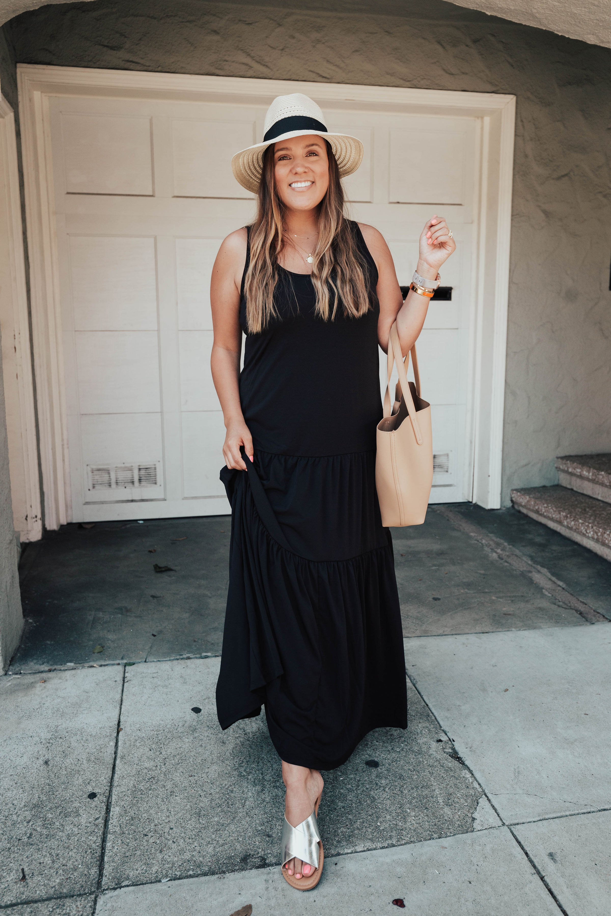 San Francisco blogger, Ashley Zeal from Two Peas in a Prada shares a flattering maxi dress for summer. Her entire outfit is from Walmart, and super cute & affordable! 