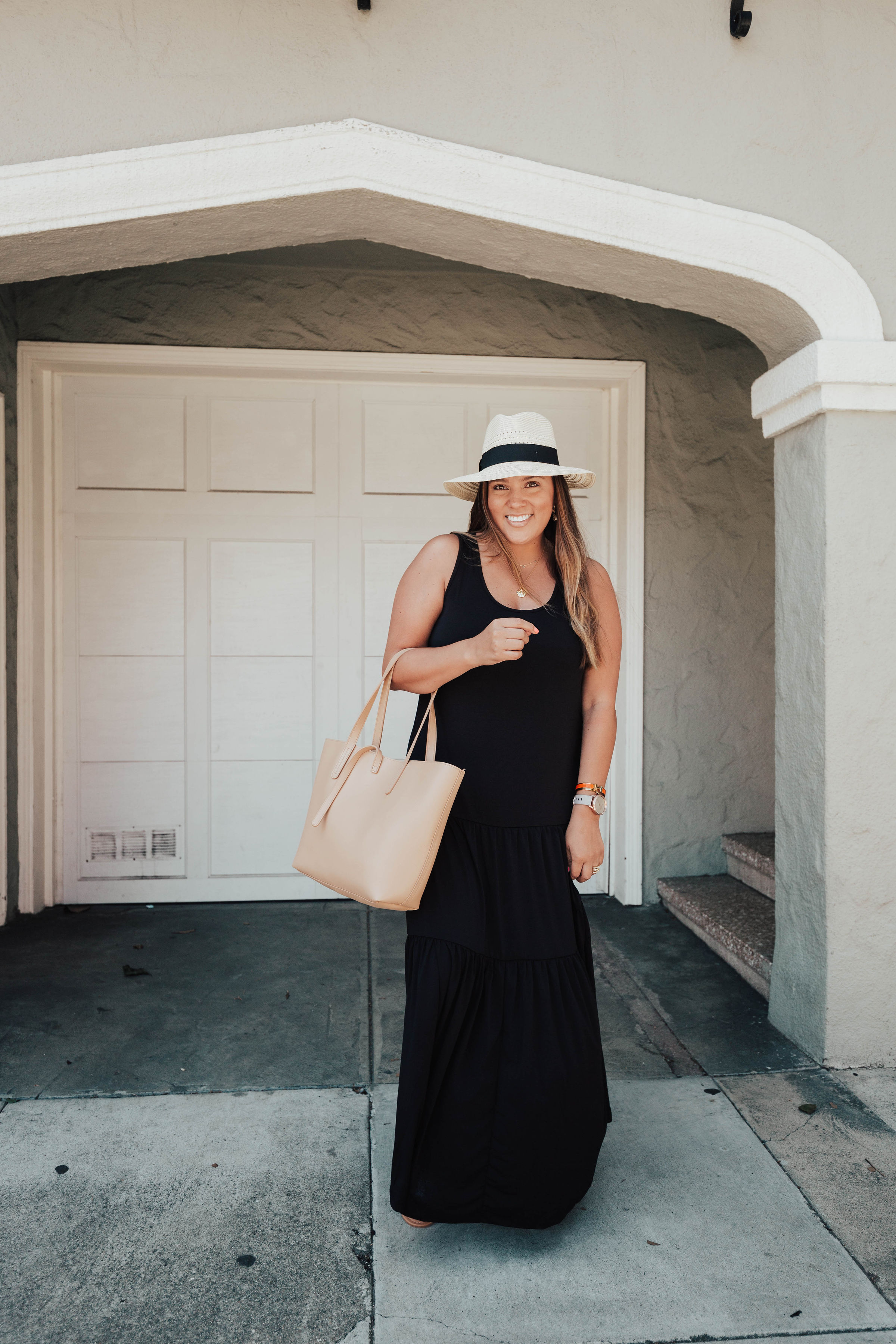San Francisco blogger, Ashley Zeal from Two Peas in a Prada shares a flattering maxi dress for summer. Her entire outfit is from Walmart, and super cute & affordable! 