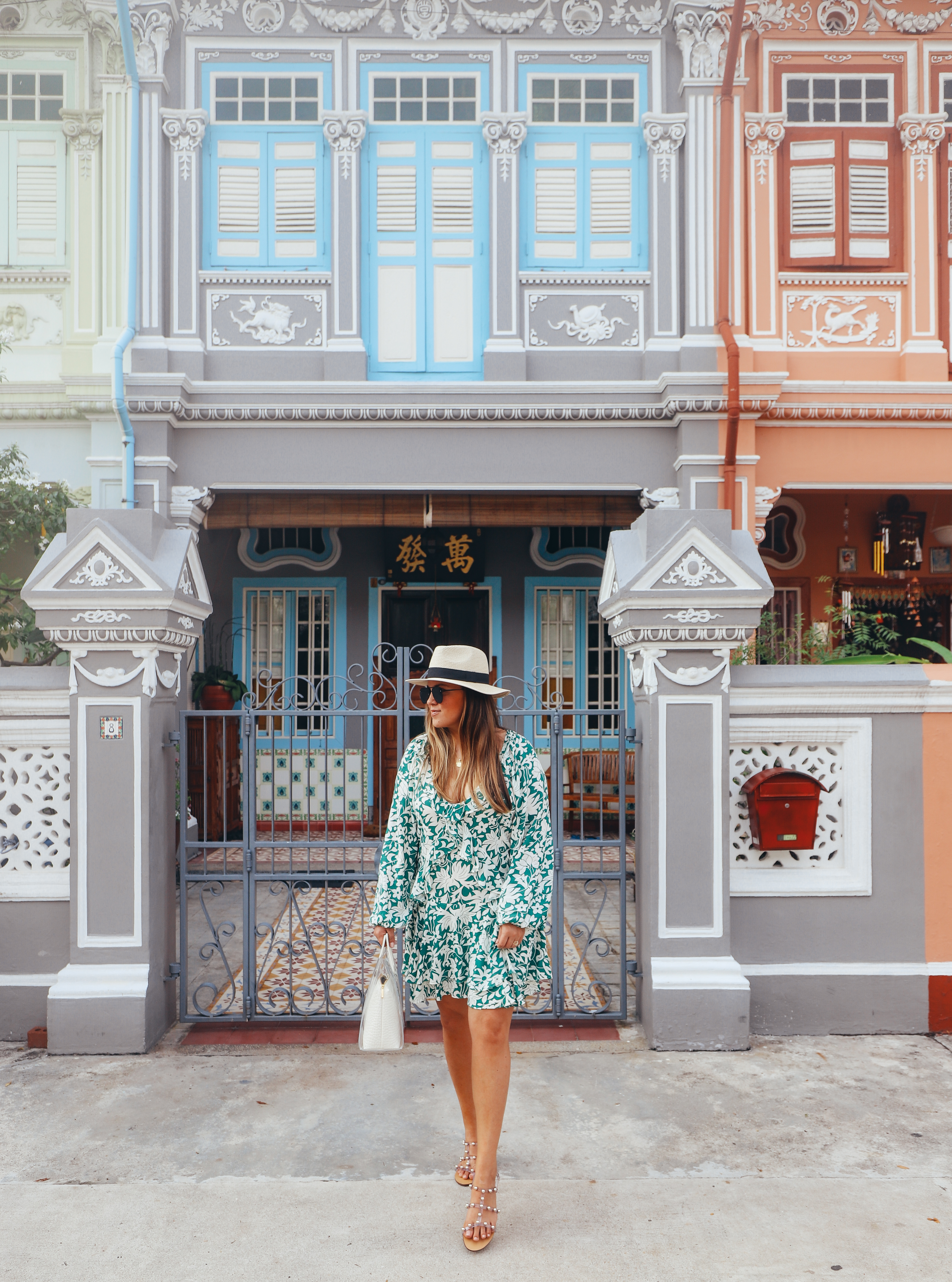 San Francisco blogger, Ashley Zeal, from Two Peas in a Prada shares her recommendations for 48 hours in Singapore. She is sharing where to stay, eat, shop and what to do.