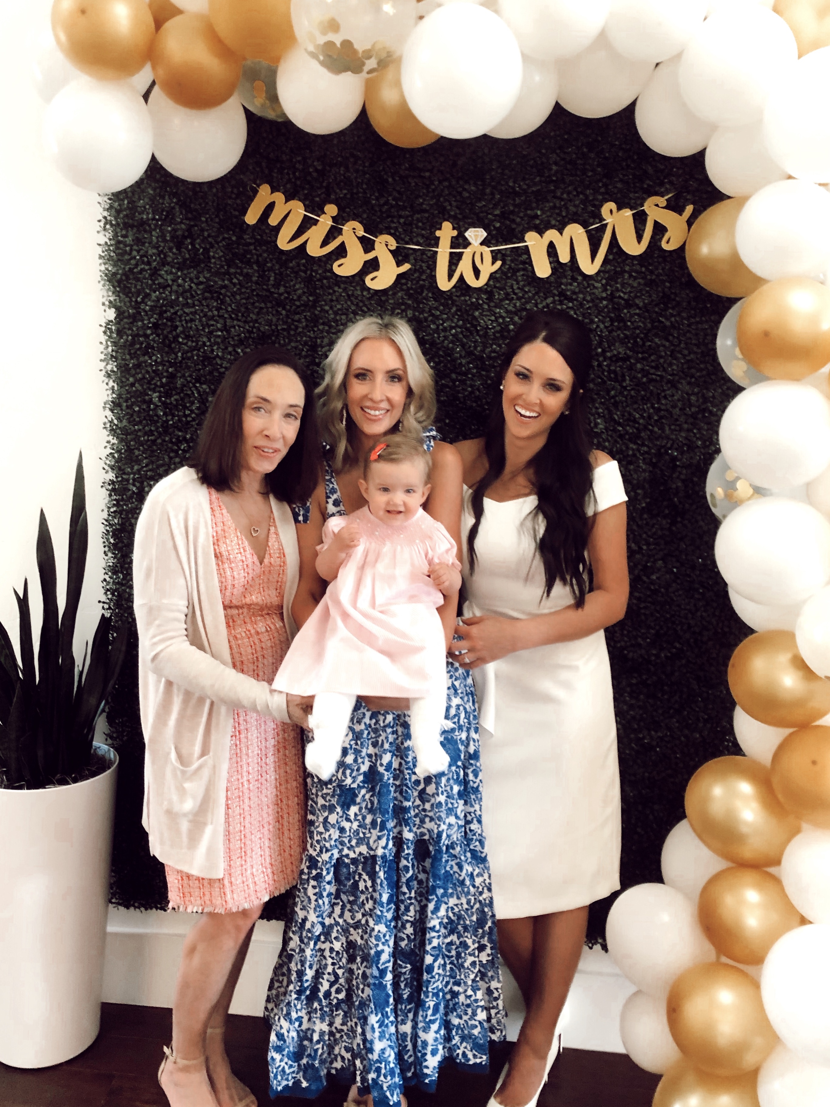 Reno, Nevada Blogger, Emily Farren Wieczorek of Two Peas in a Prada shares the Amalfi Coast Themed Bridal Shower that she threw for her sister! 