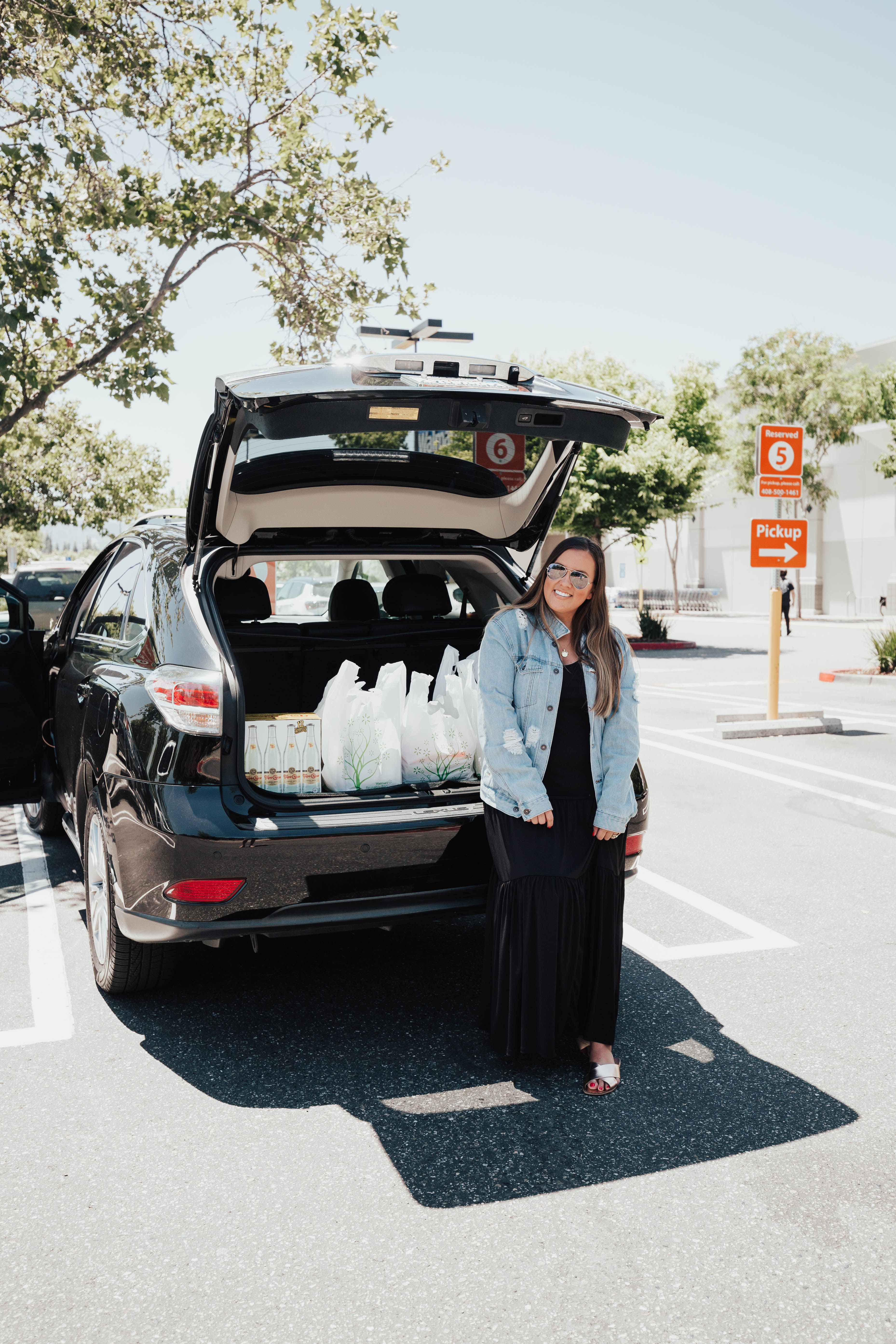 San Francisco blogger, Ashley Zeal, from Two Peas in a Prada shares her experience with Walmart Grocery Pickup. She is breaking down all the steps and how to place your first order.