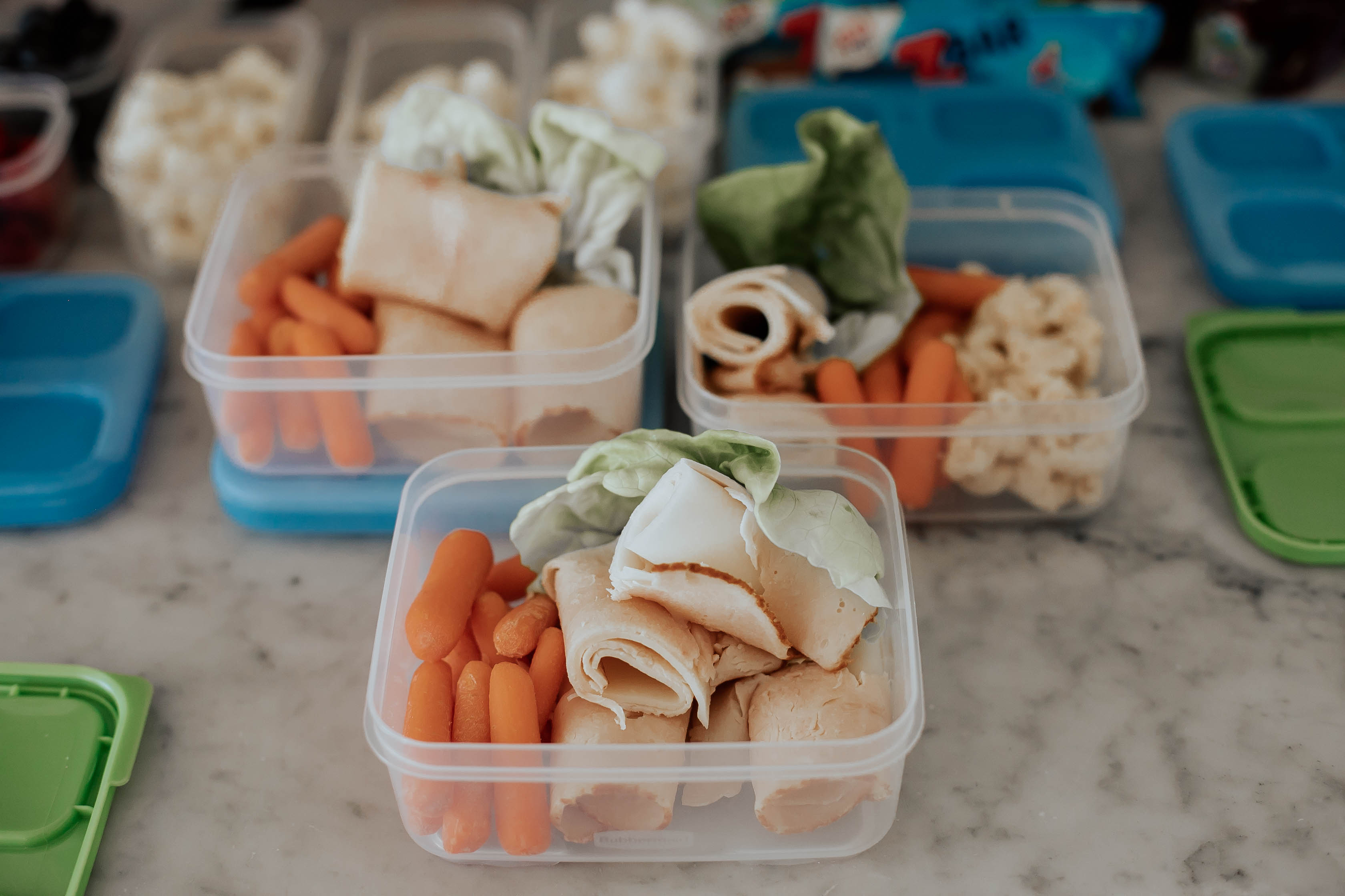 Reno NV blogger, Emily Farren Wieczorek of Two Peas in a Prada shares her top ideas for back to school lunches - Packing Lunch For My Kids