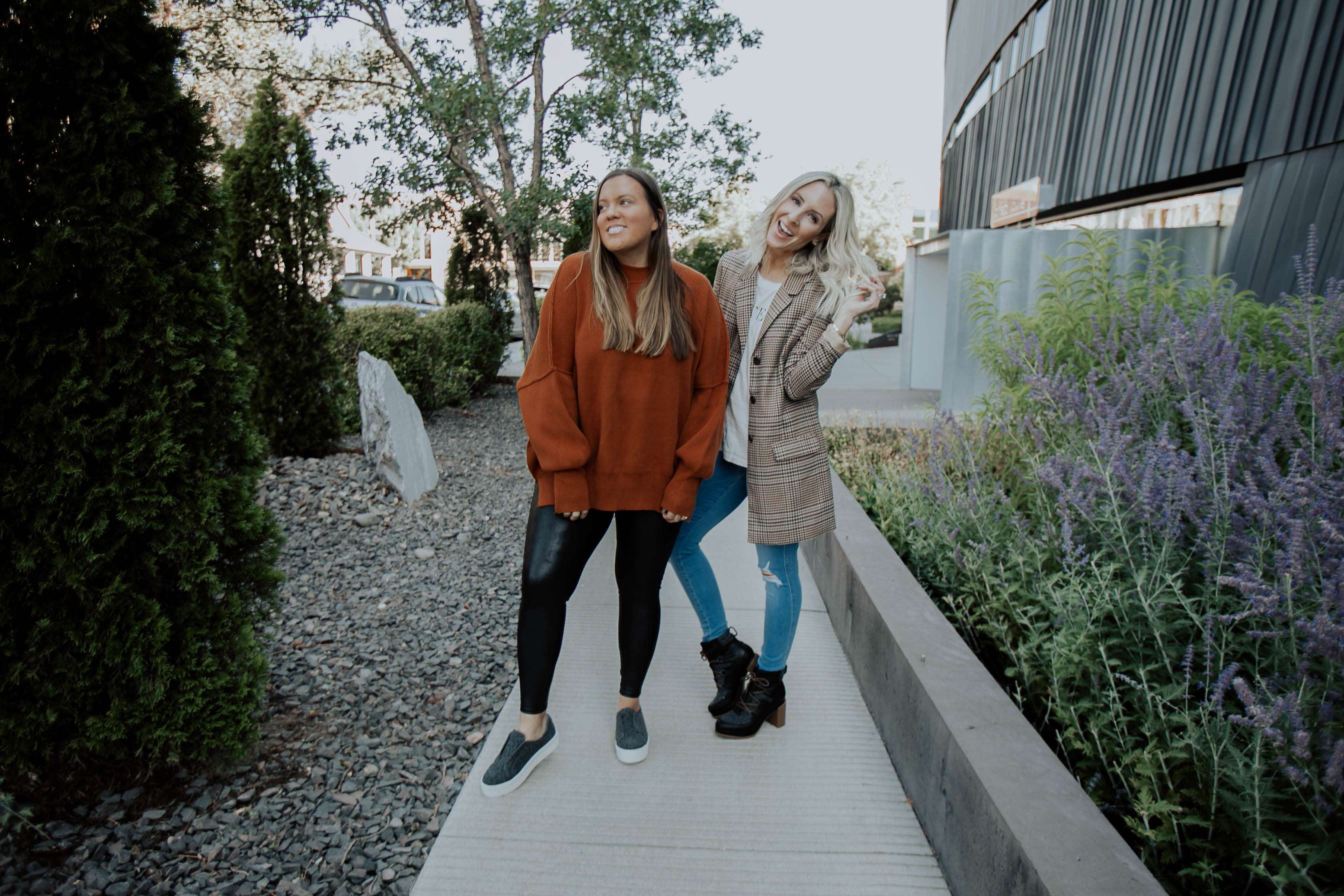 Fashion Bloggers Emily Farren Wieczorek and Ashley Zeal of Two Peas in a Prada talk about their favorite fall looks from Trendsend with Evereve!