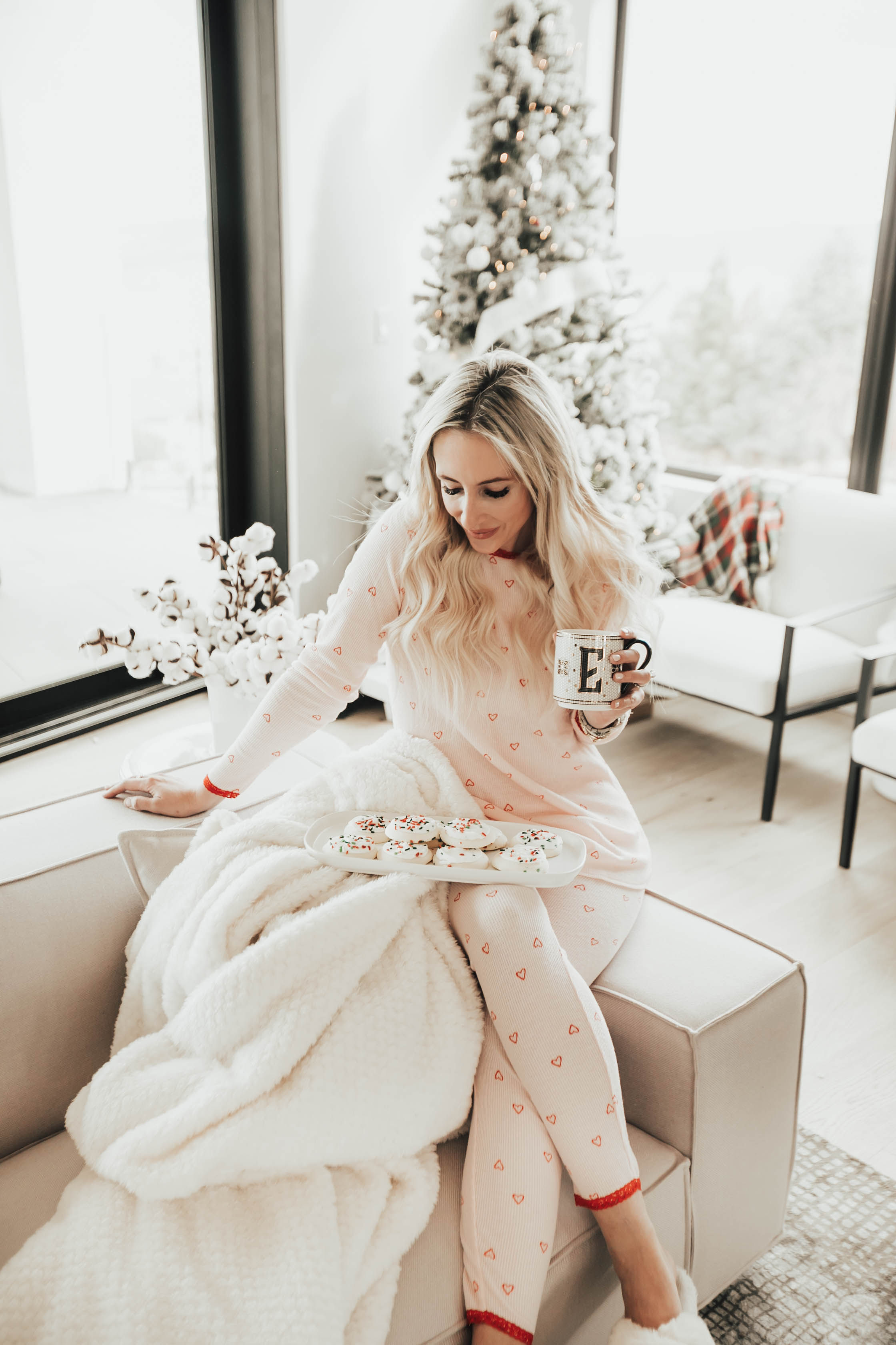 Reno bloggers Ashley Zeal and Emily Wieczorek from Two Peas in a Prada share the best women's gifts 2019. They cover what to get every lady in your life from your nail girl to your mother-in-law. 
