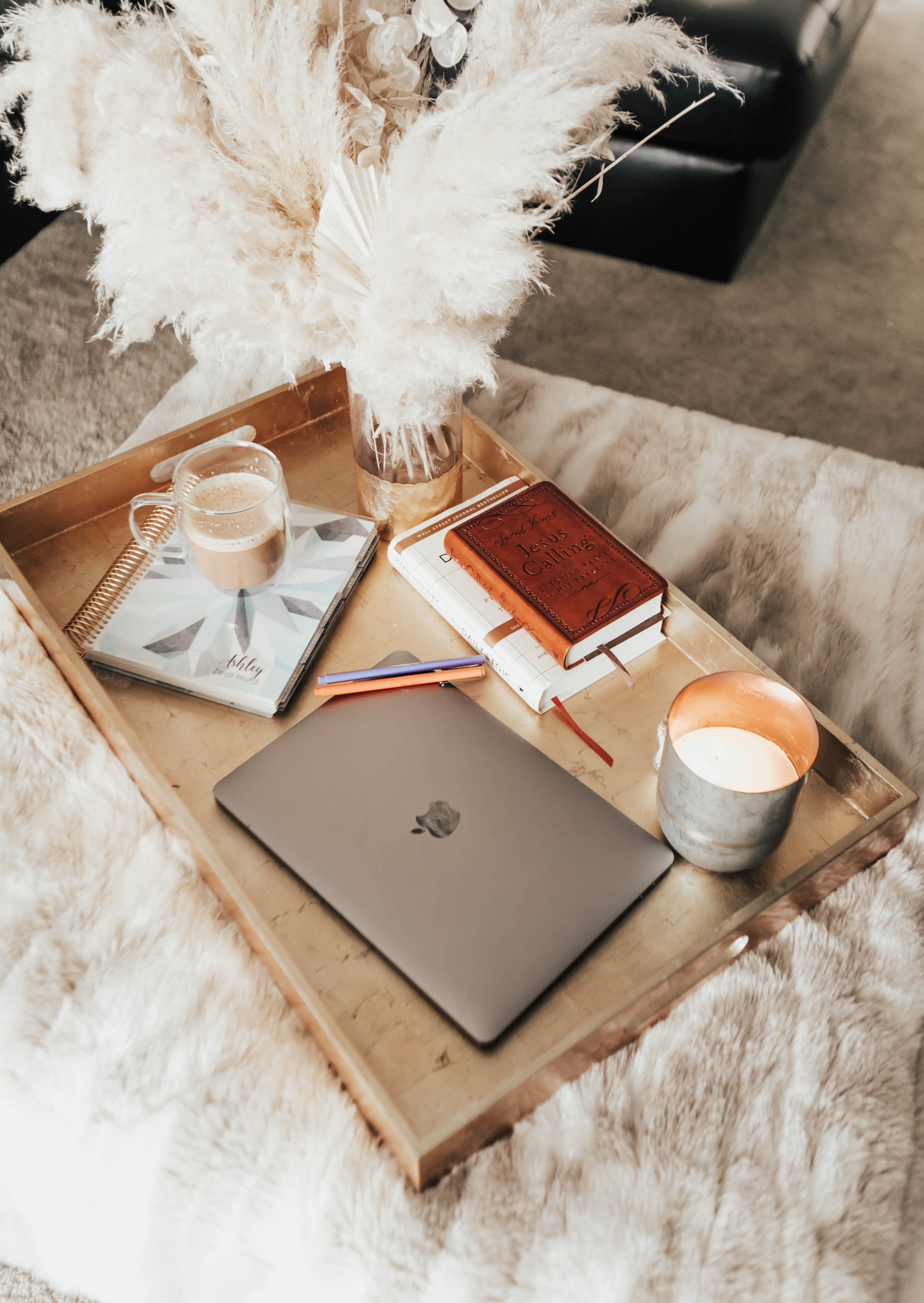 Reno blogger, Ashley Zeal, from Two Peas in a Prada, shares Ashley's morning routine. She gets into specific detail about the exact things she does every single morning to set her up for a successful day.