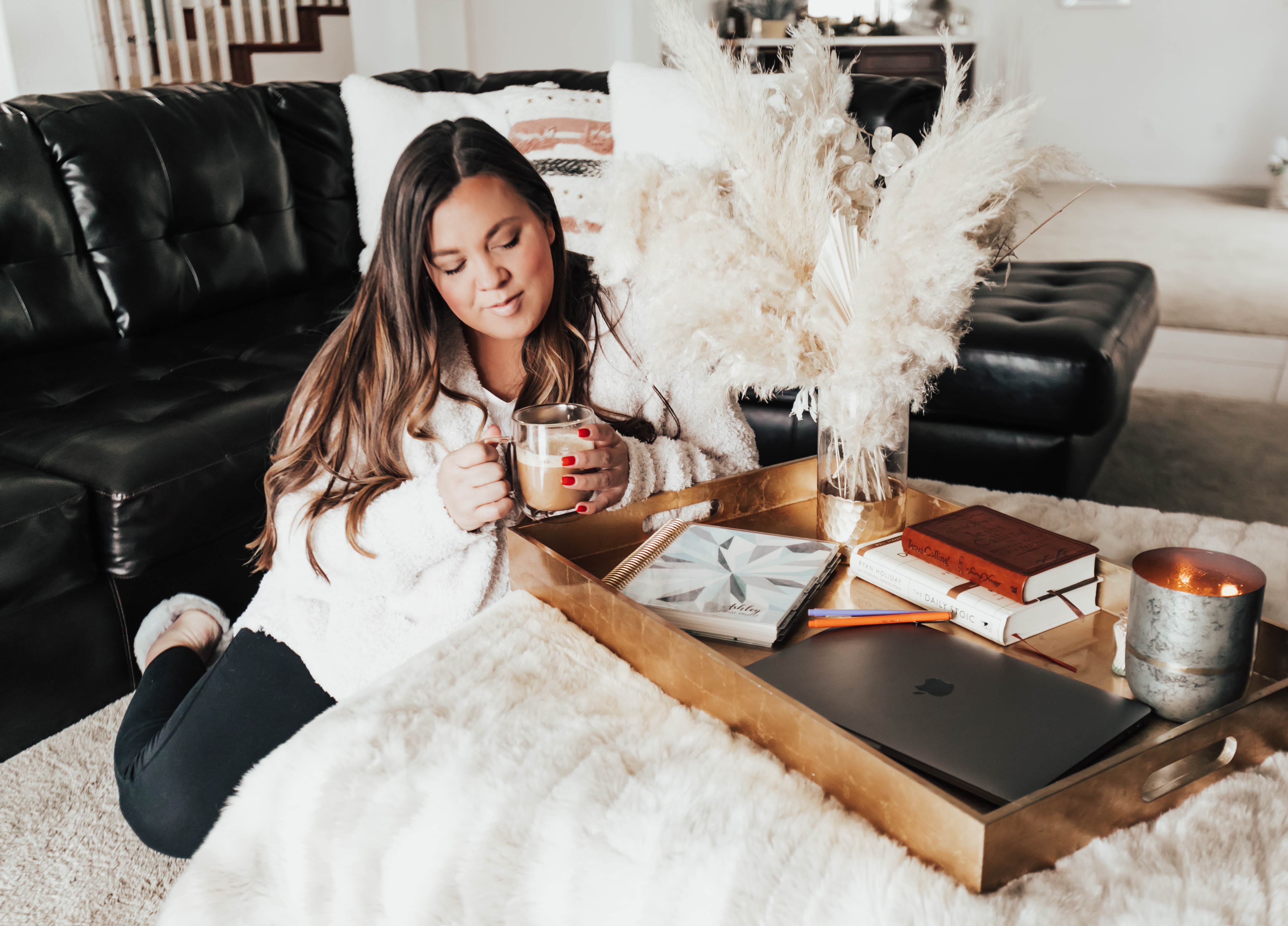 Reno blogger, Ashley Zeal, from Two Peas in a Prada, shares Ashley's morning routine. She gets into specific detail about the exact things she does every single morning to set her up for a successful day.