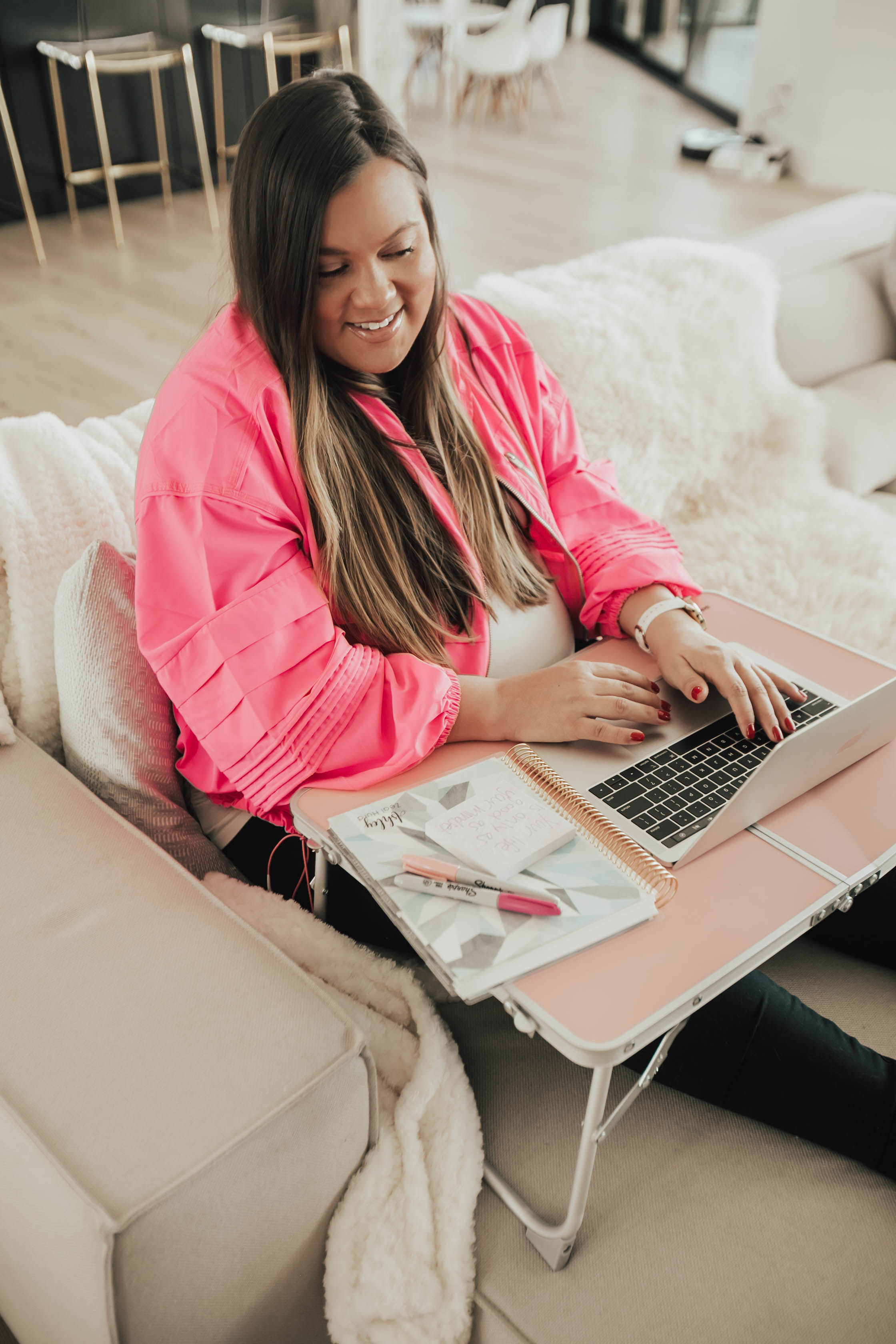 Reno blogger, Ashley Zeal, from Two Peas in a Prada is sharing her tips for how to stay motivated. These ten tips will help transform your life and your business!