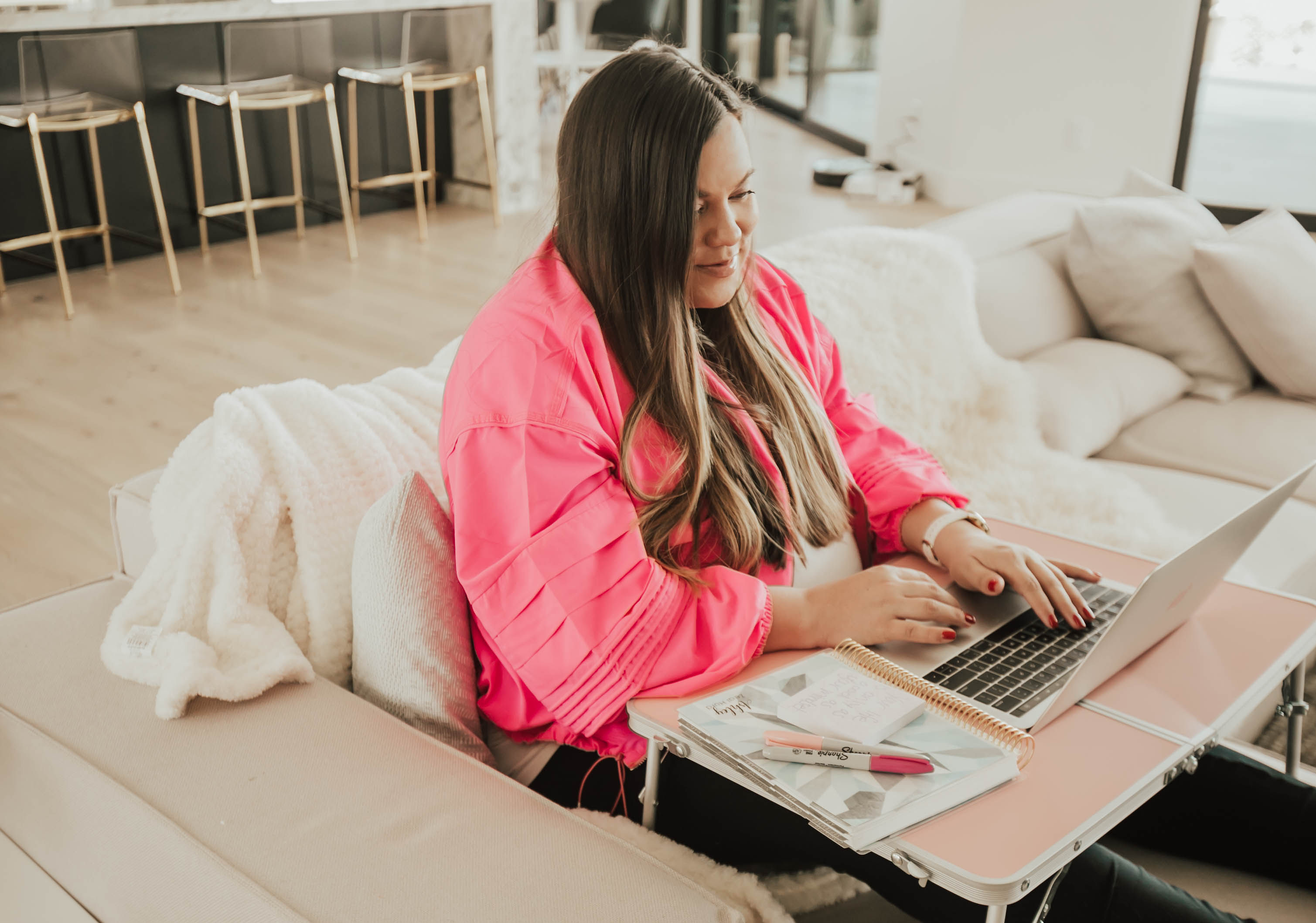 Reno blogger, Ashley Zeal, from Two Peas in a Prada is sharing her tips for how to stay motivated. These ten tips will help transform your life and your business!