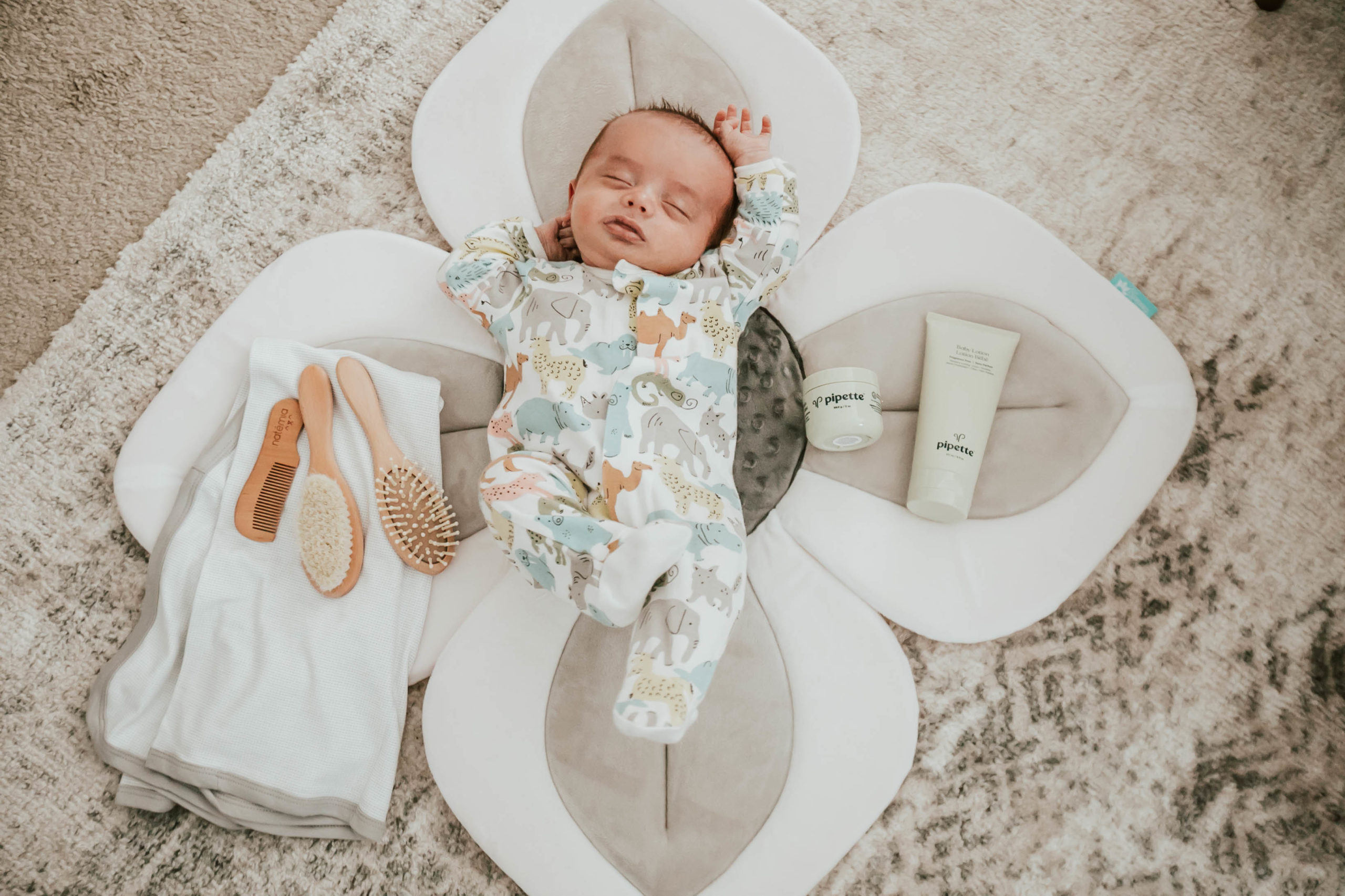 Reno blogger, Ashley Zeal, from Two Peas in a Prada shares all her favorite products she uses for bath time with baby Joe. 