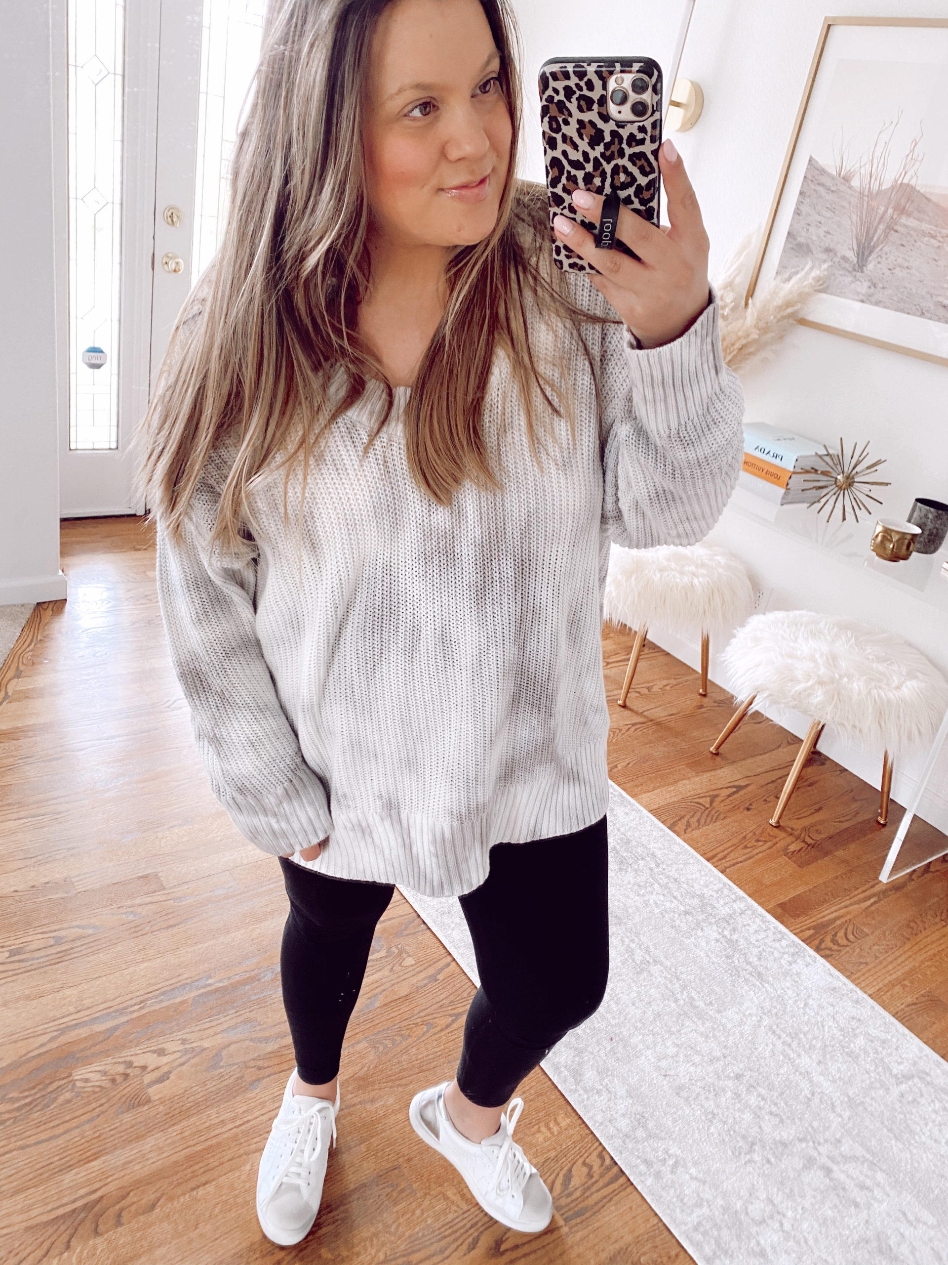 Reno blogger, Ashley Zeal, from Two Peas in a Prada shares her top picks from the Aerie Sale. Stock up on all the lounge wear! 