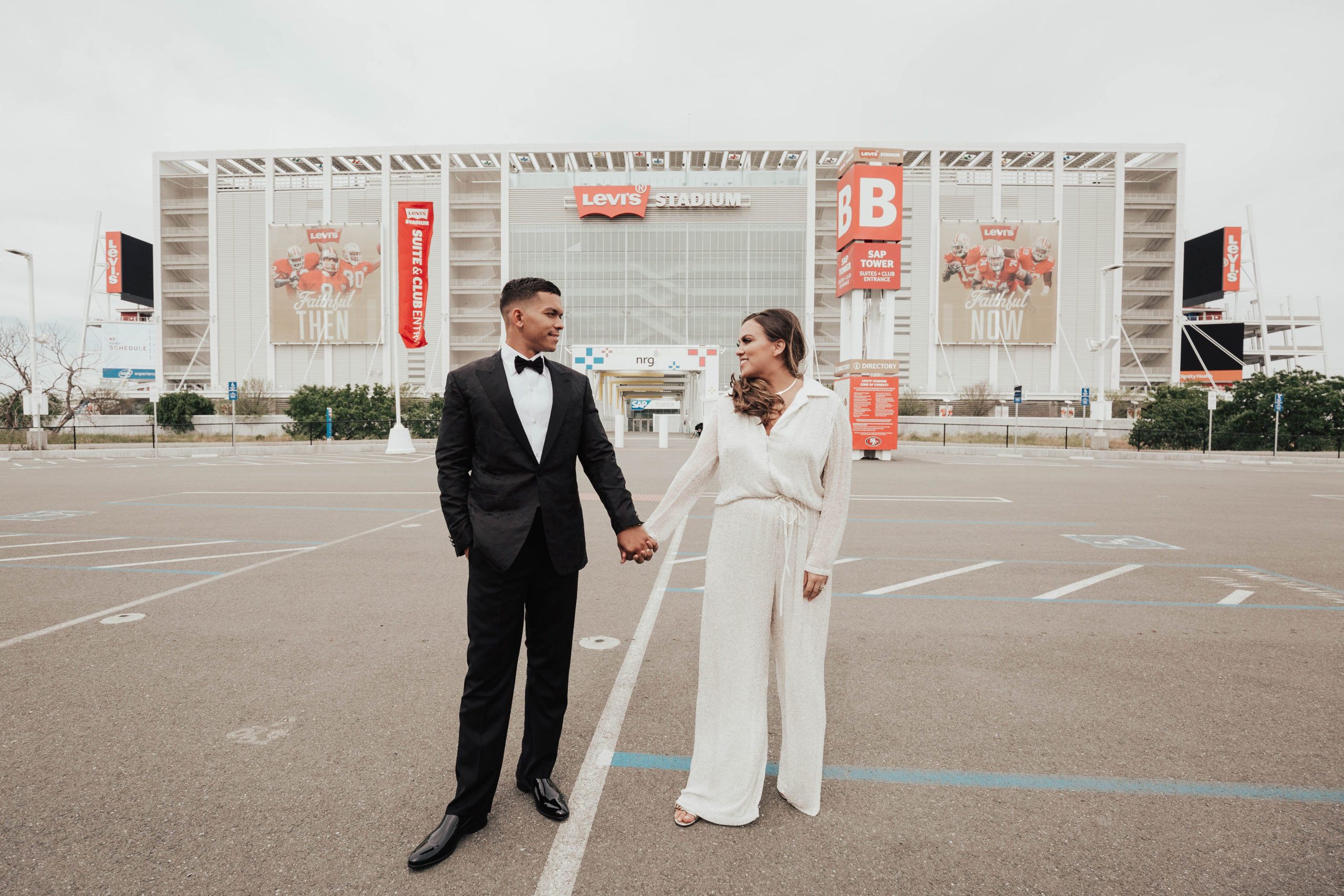 Reno blogger, Ashley Zeal, from Two Peas in a Prada shares all of the details from her wedding reception at Levi's Stadium. 