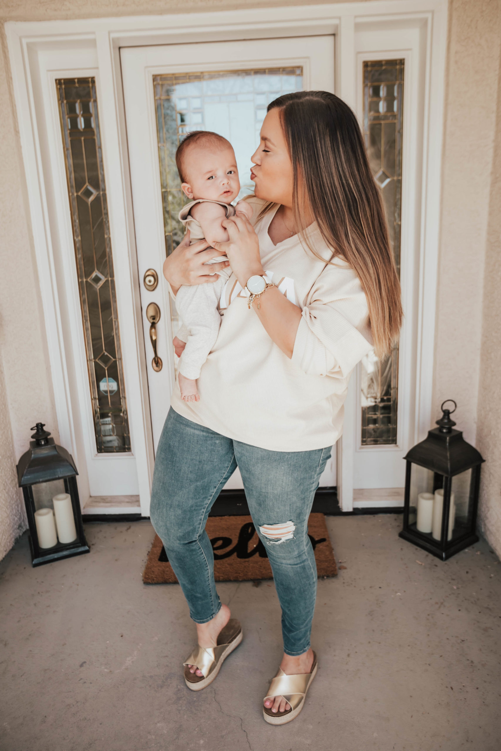Reno blogger, Ashley Zeal from Two Peas in a Prada shares her story about her son's hip dysplasia. Read about her diagnosis, treatment and all the best products to use. 
